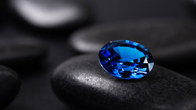 Blue Sapphire vs. Tanzanite: Comparing 2 Iconic Blue Gems