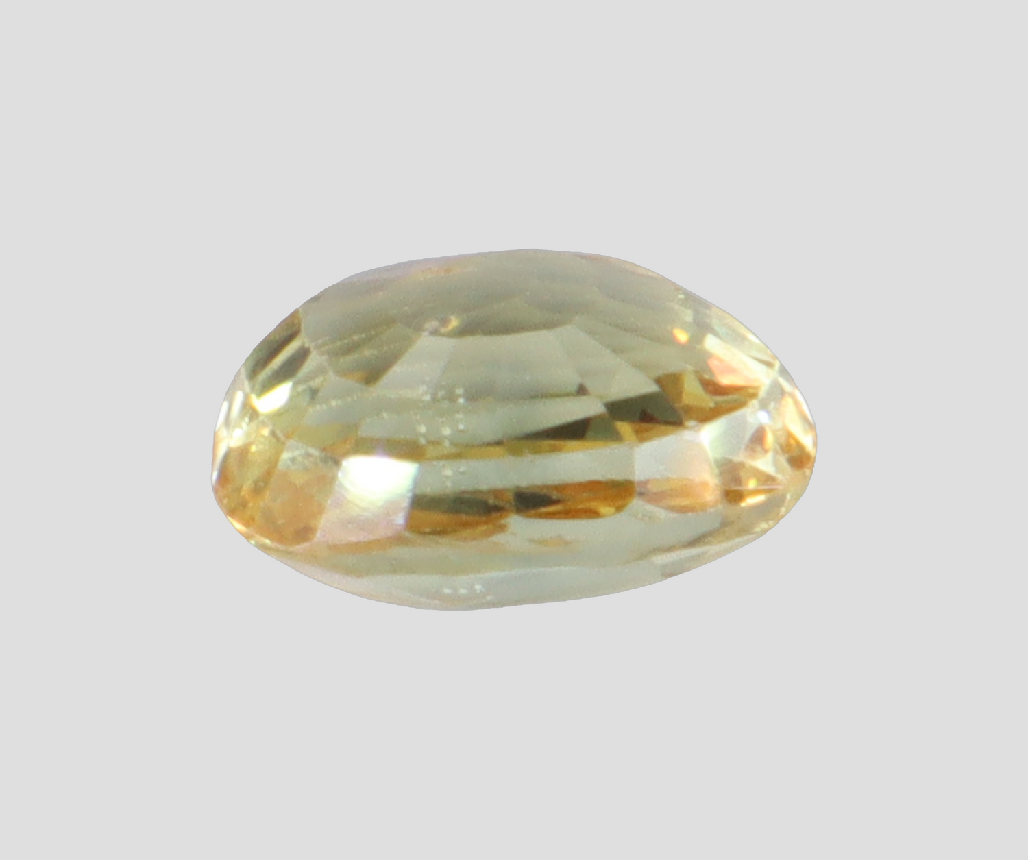 Yellow Sapphire - 3.91 Carats