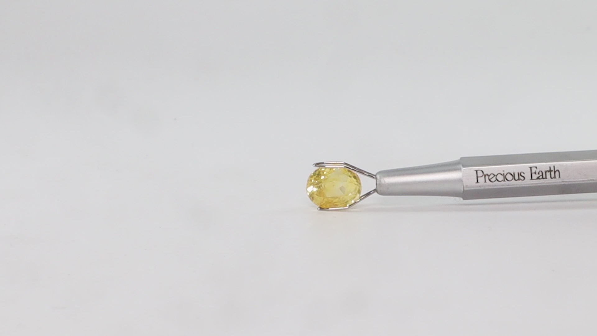 Yellow Sapphire - 4.88 Carats