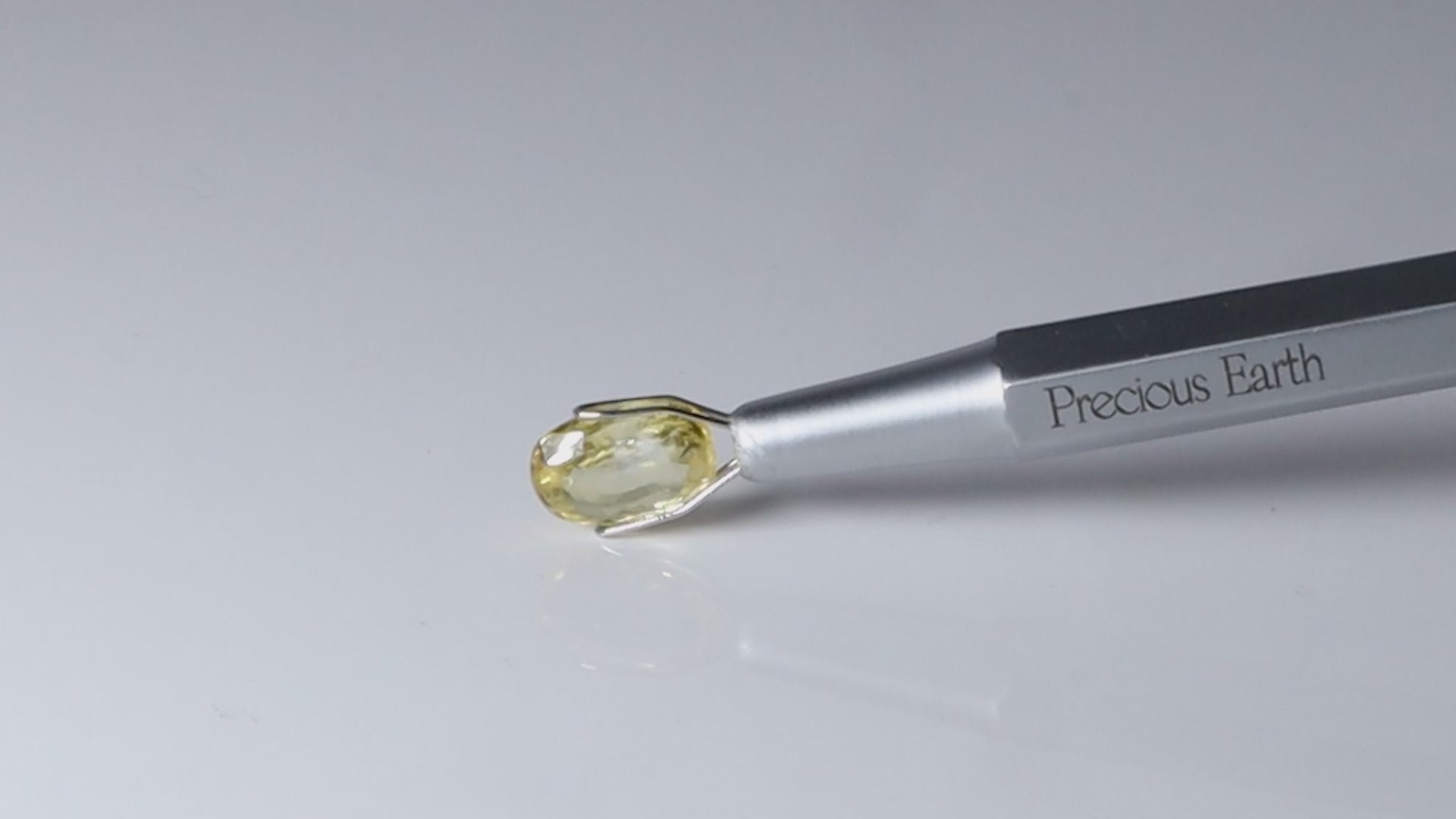 Yellow Sapphire - 3.04 Carats