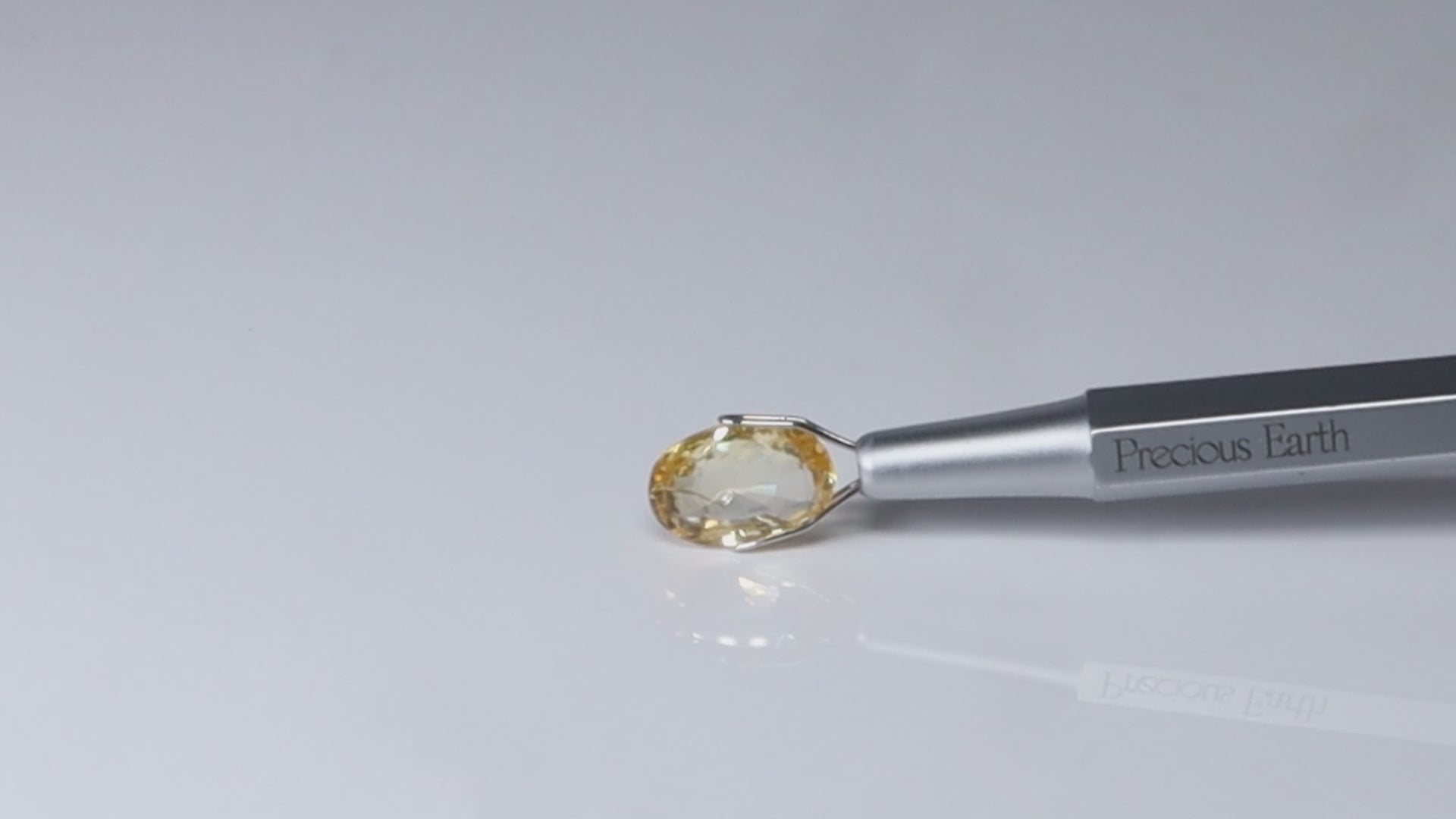 Yellow Sapphire - 5.12 Carat
