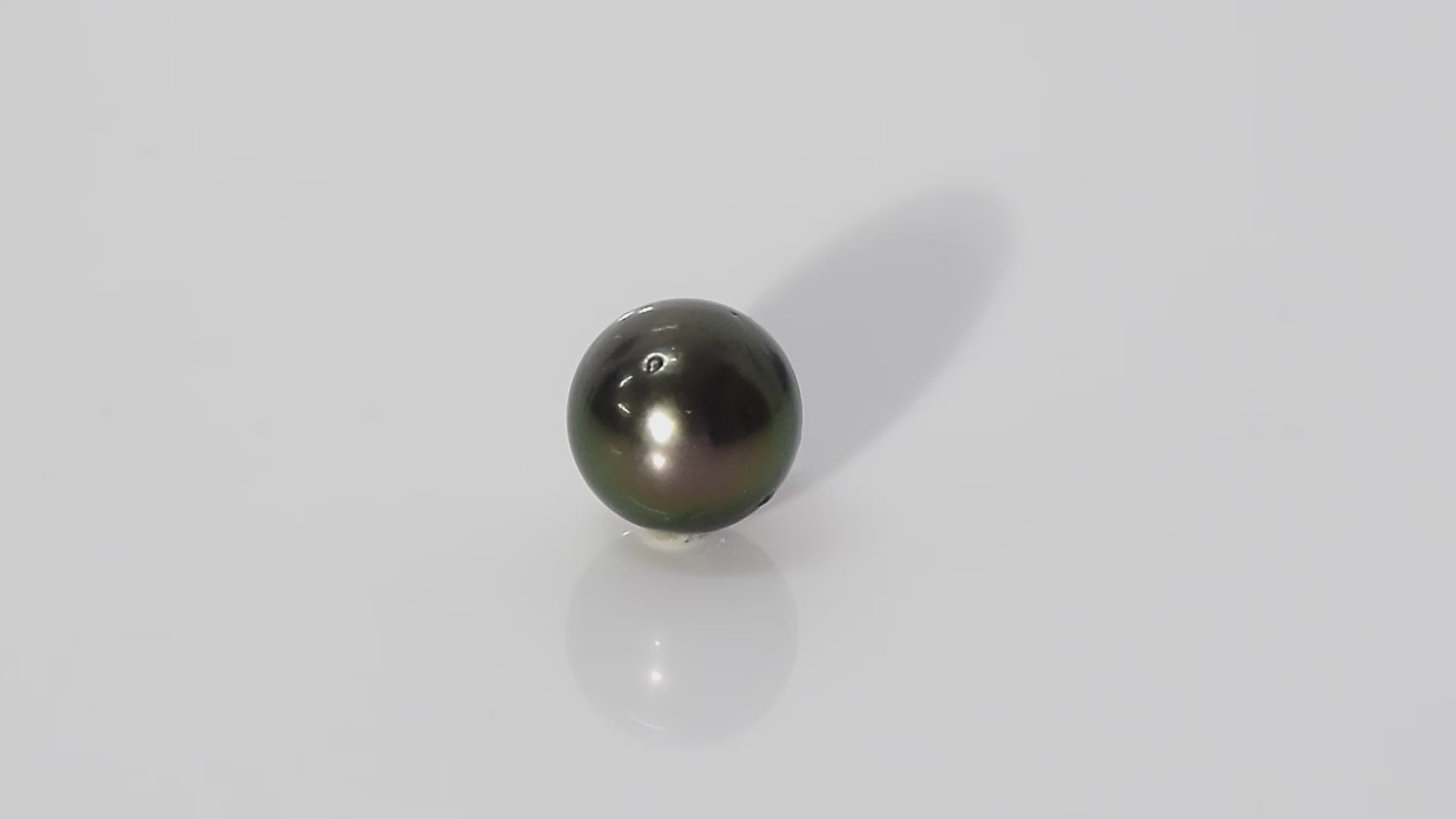Black Tahitian (Cultured) Pearl - 9.13 Carats