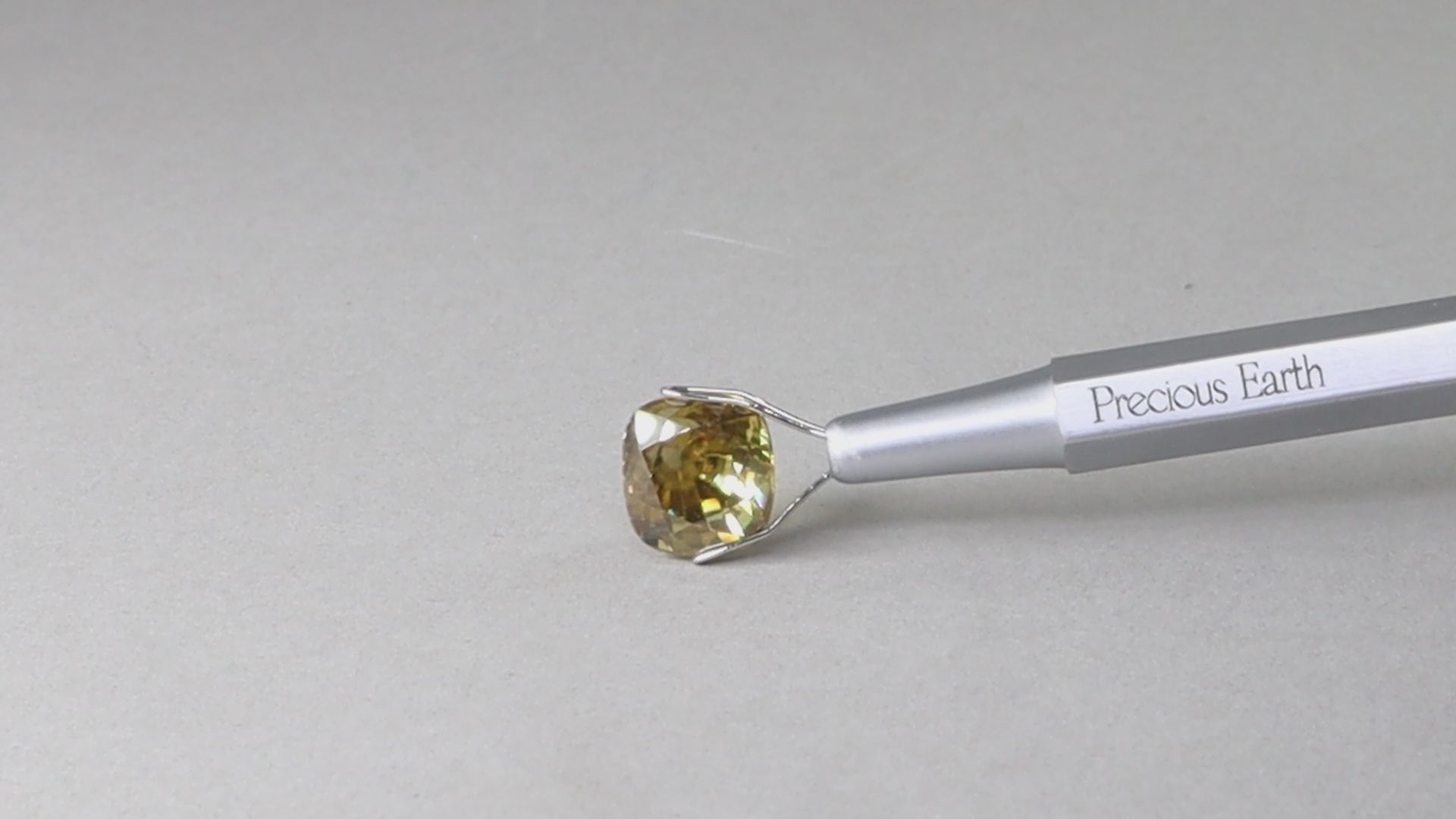 Yellow Zircon - 10.00 Carats