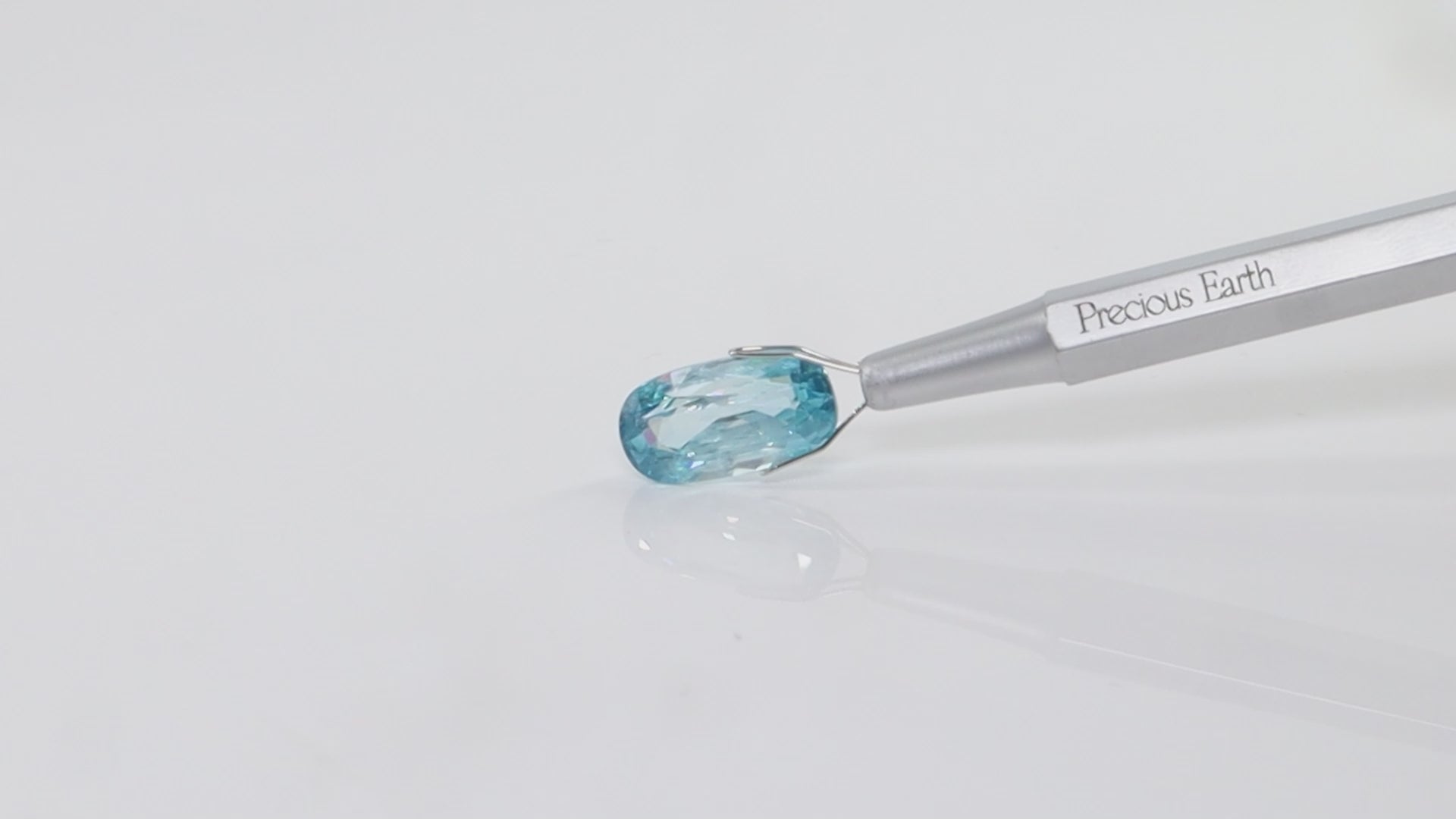 Blue Zircon - 11.72 Carats