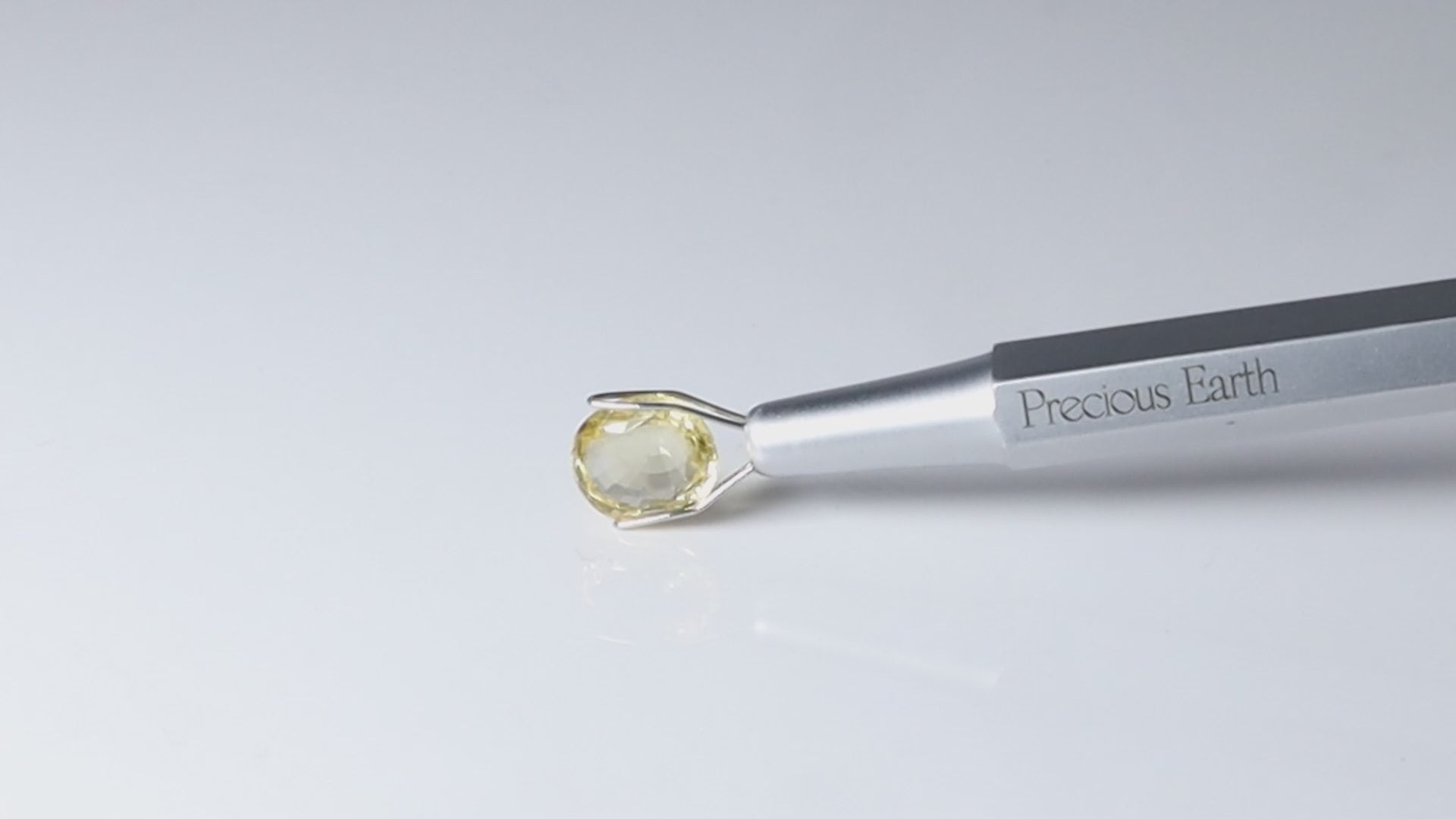 Yellow Sapphire - 2.94 Carat