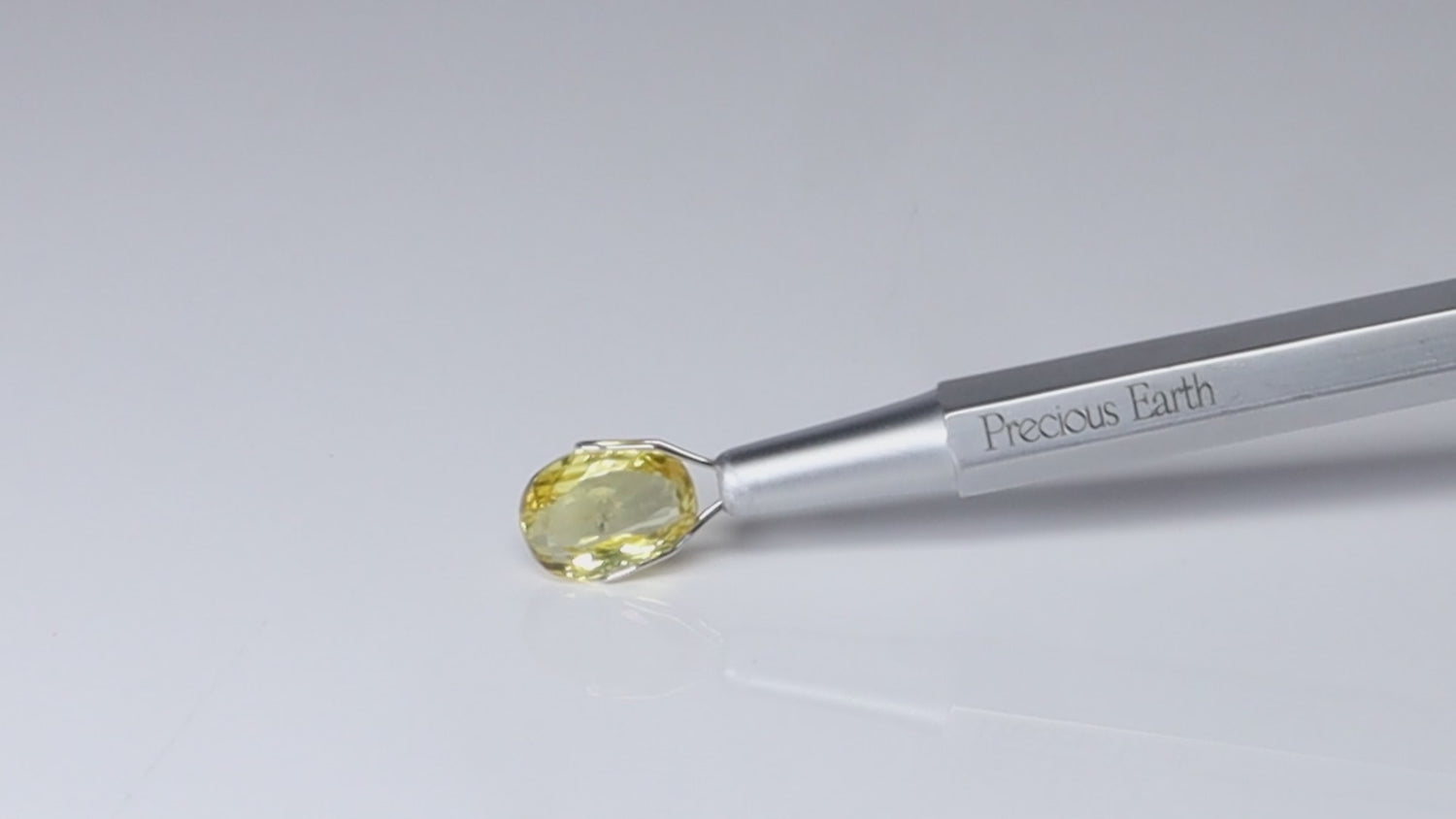 Yellow Sapphire - 4.95 Carat