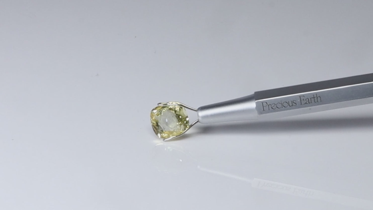 Yellow Sapphire - 4.47 Carat