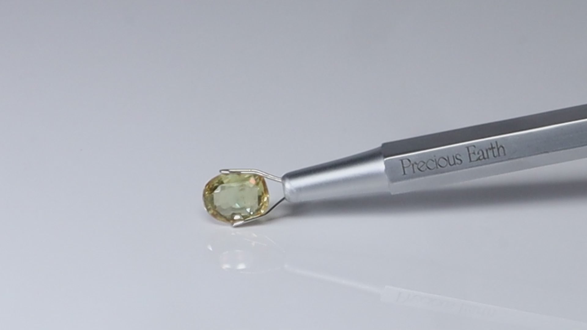 Yellow Sapphire - 3.91 Carats