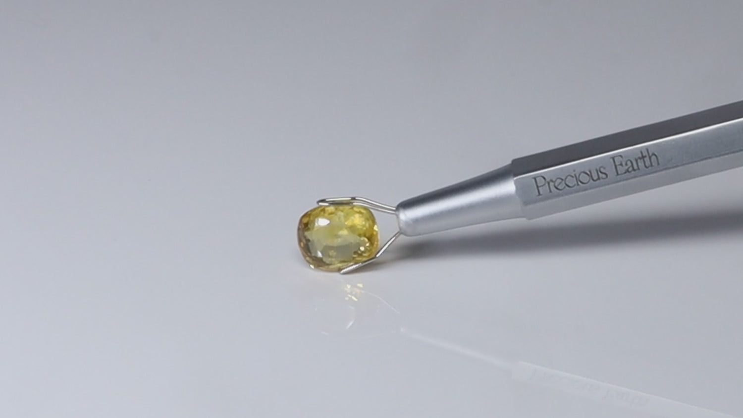 Yellow Sapphire - 4.90 Carats