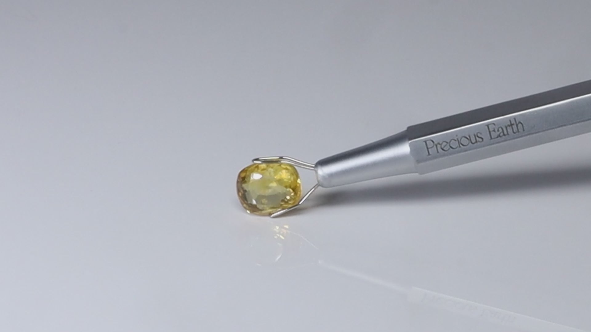 Yellow Sapphire - 4.90 Carats