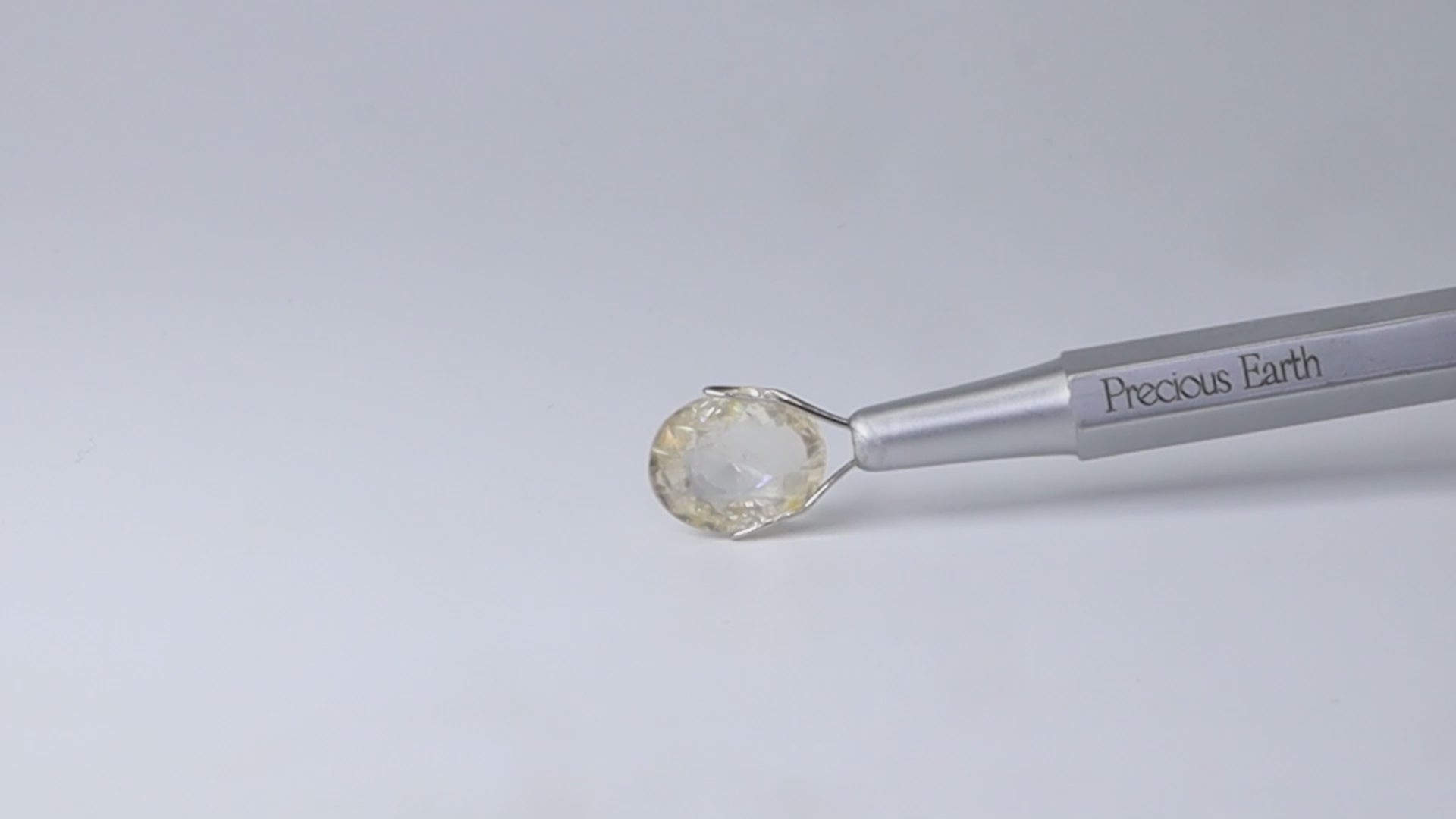 Yellow Sapphire - 6.49 Carats (Ceylonese/Sri Lankan)