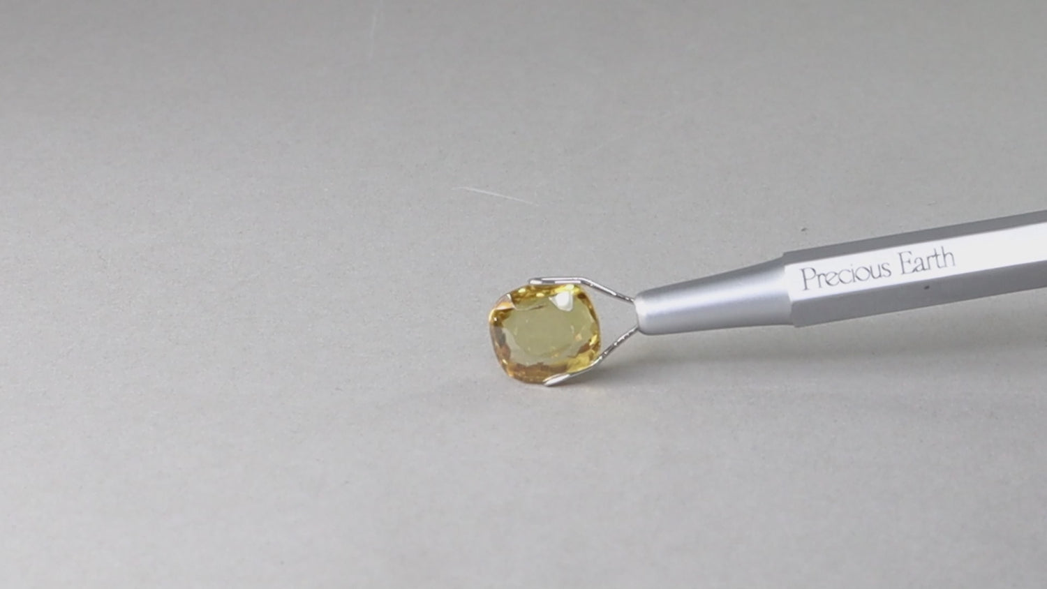 Yellow Zircon - 7.59 Carats