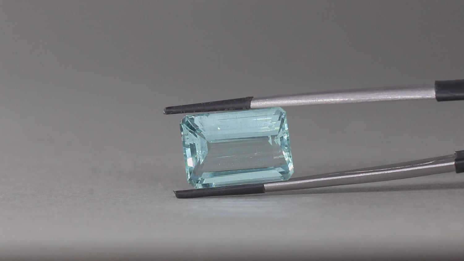 Aquamarine - 10.96 Carats