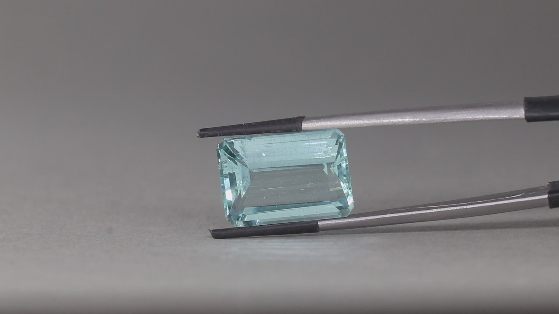 Aquamarine - 10.96 Carats