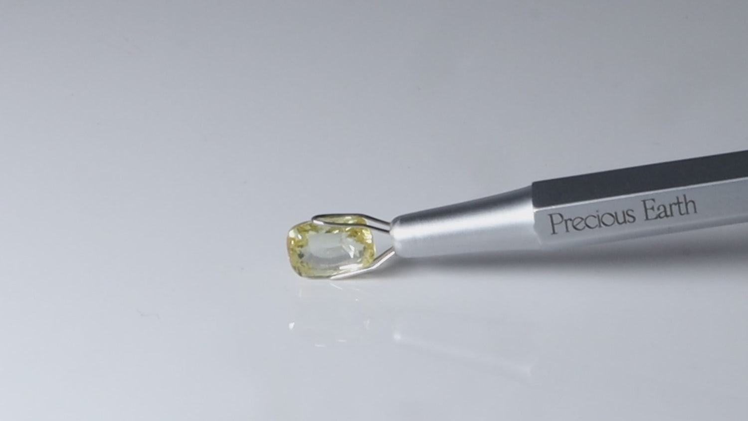 Yellow Sapphire - 3.02 Carat