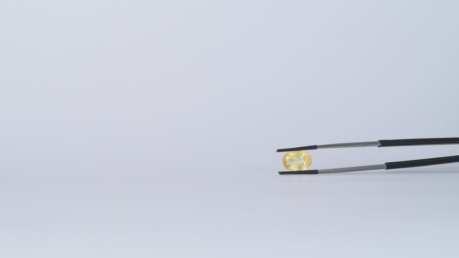 Yellow Sapphire - 5.59 carats