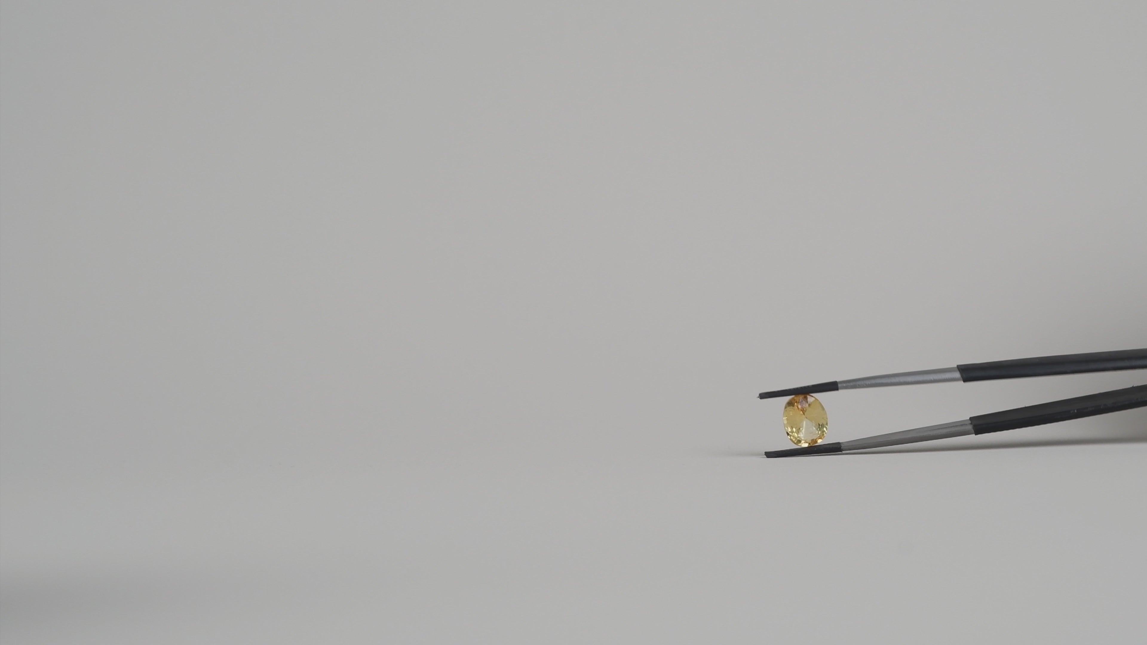 Yellow Sapphire - 5.57 carats