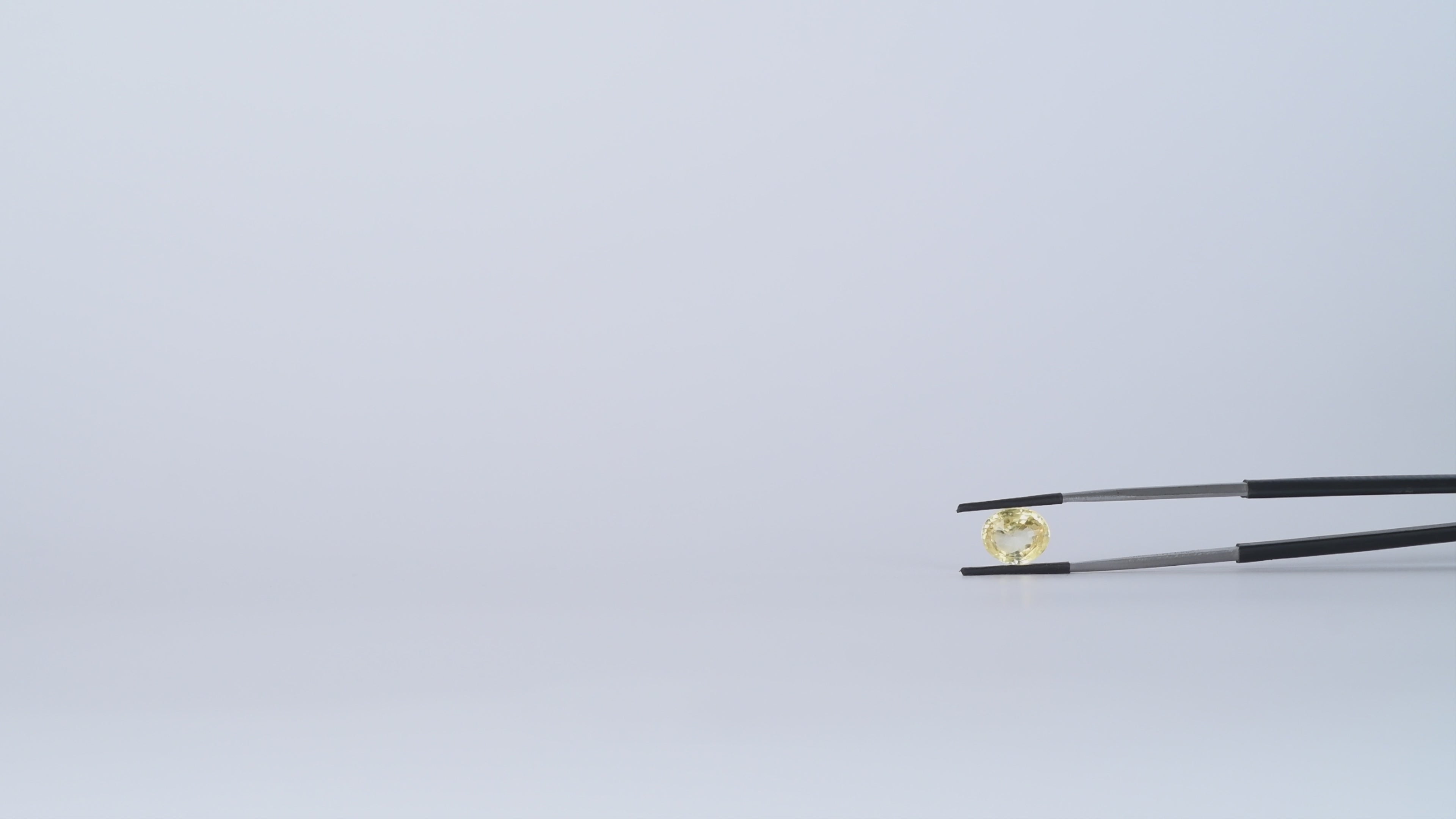Yellow Sapphire - 3.59 carats