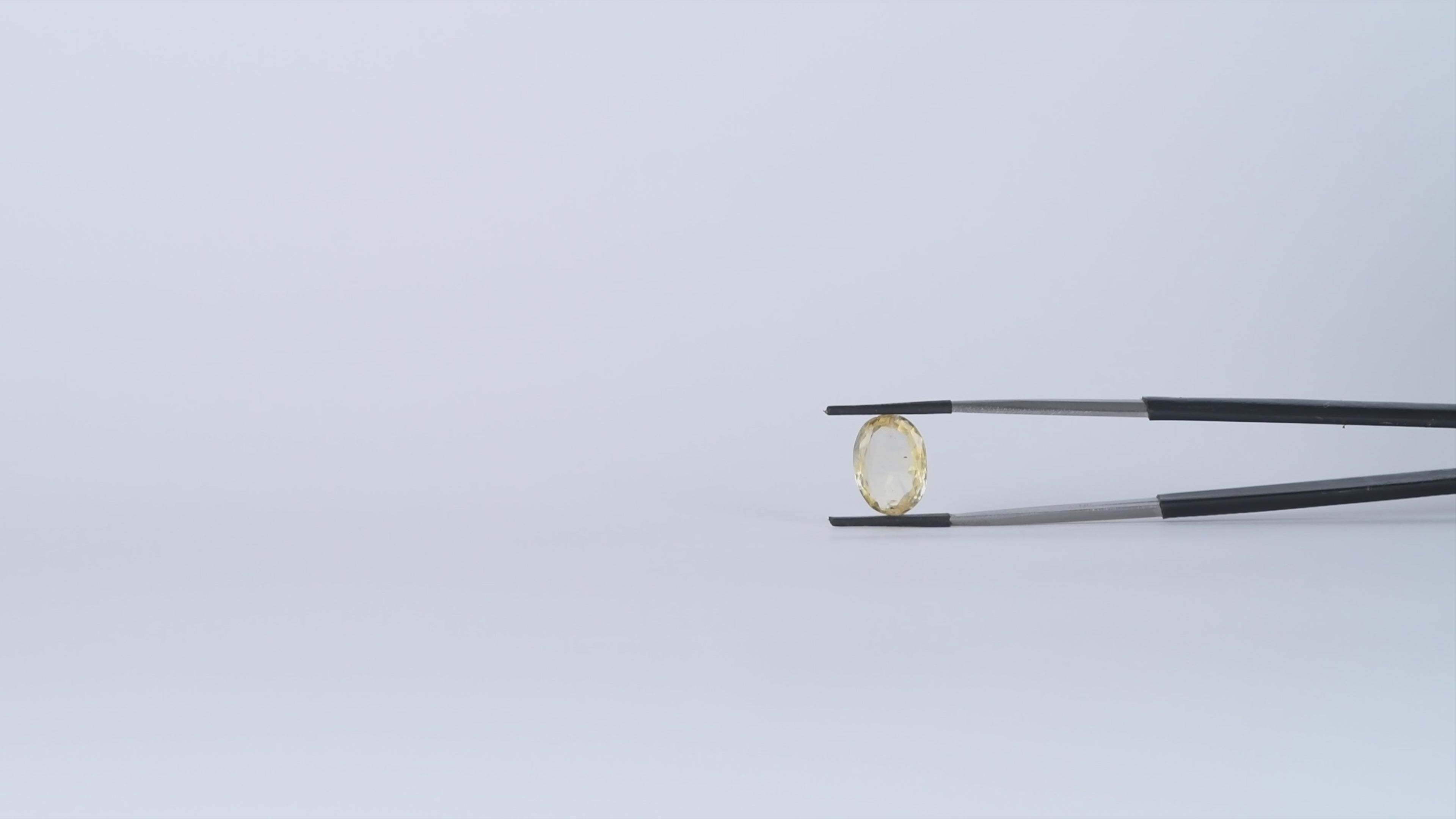Yellow Sapphire - 5.54 carats
