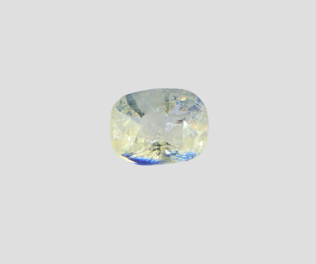 Yellow Sapphire - 4.89 Carat (Ceylonese/Sri Lankan)