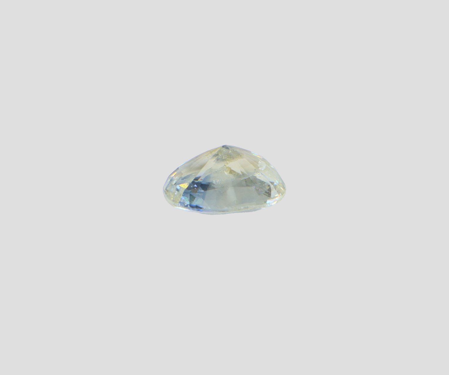 Yellow Sapphire - 4.89 Carat (Ceylonese/Sri Lankan)