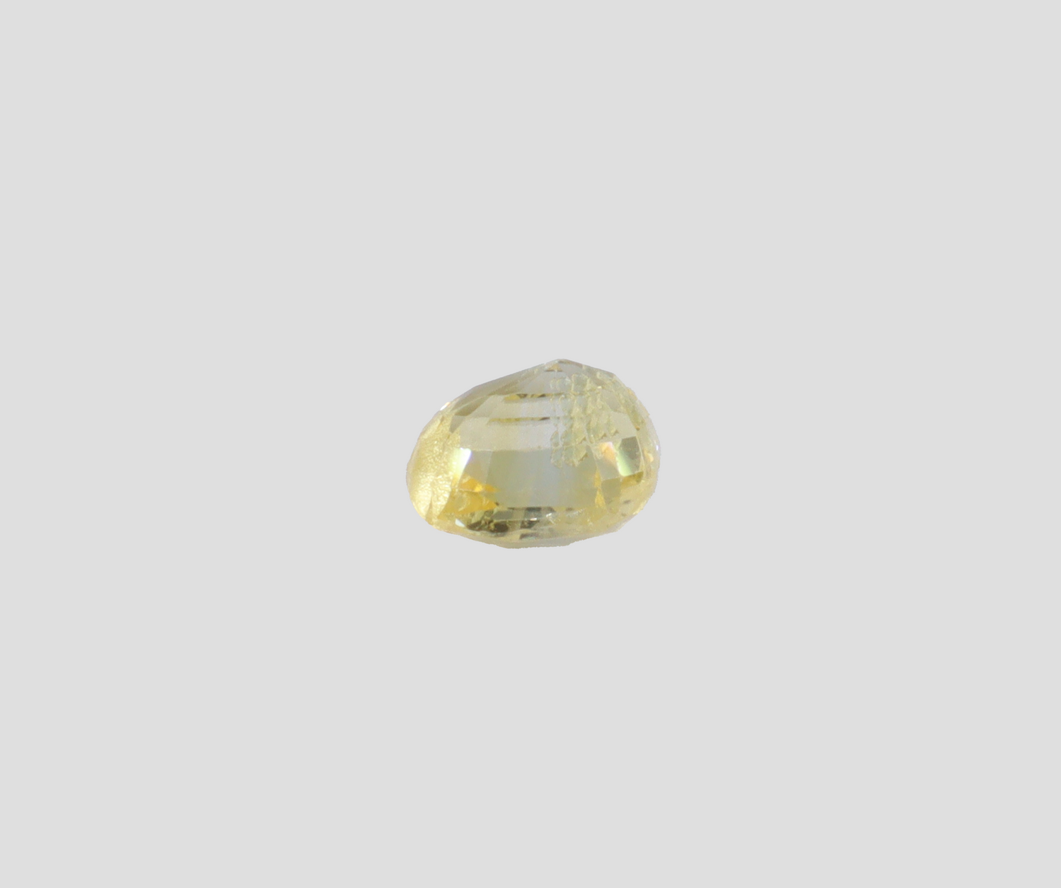 Yellow Sapphire - 4.93 Carat (Ceylonese/Sri Lankan)