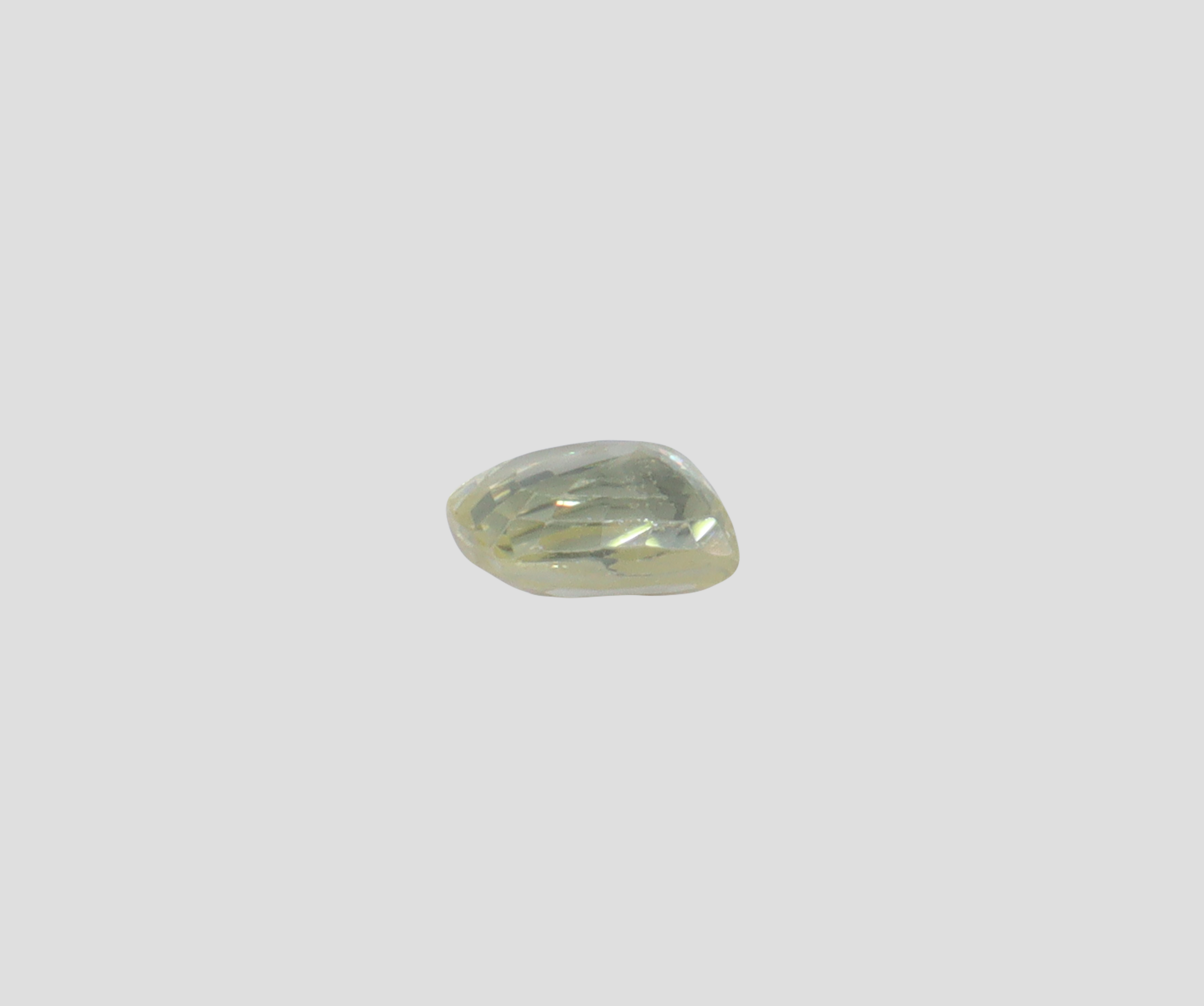 Yellow Sapphire - 4.73 Carats (Ceylonese/Sri Lankan)