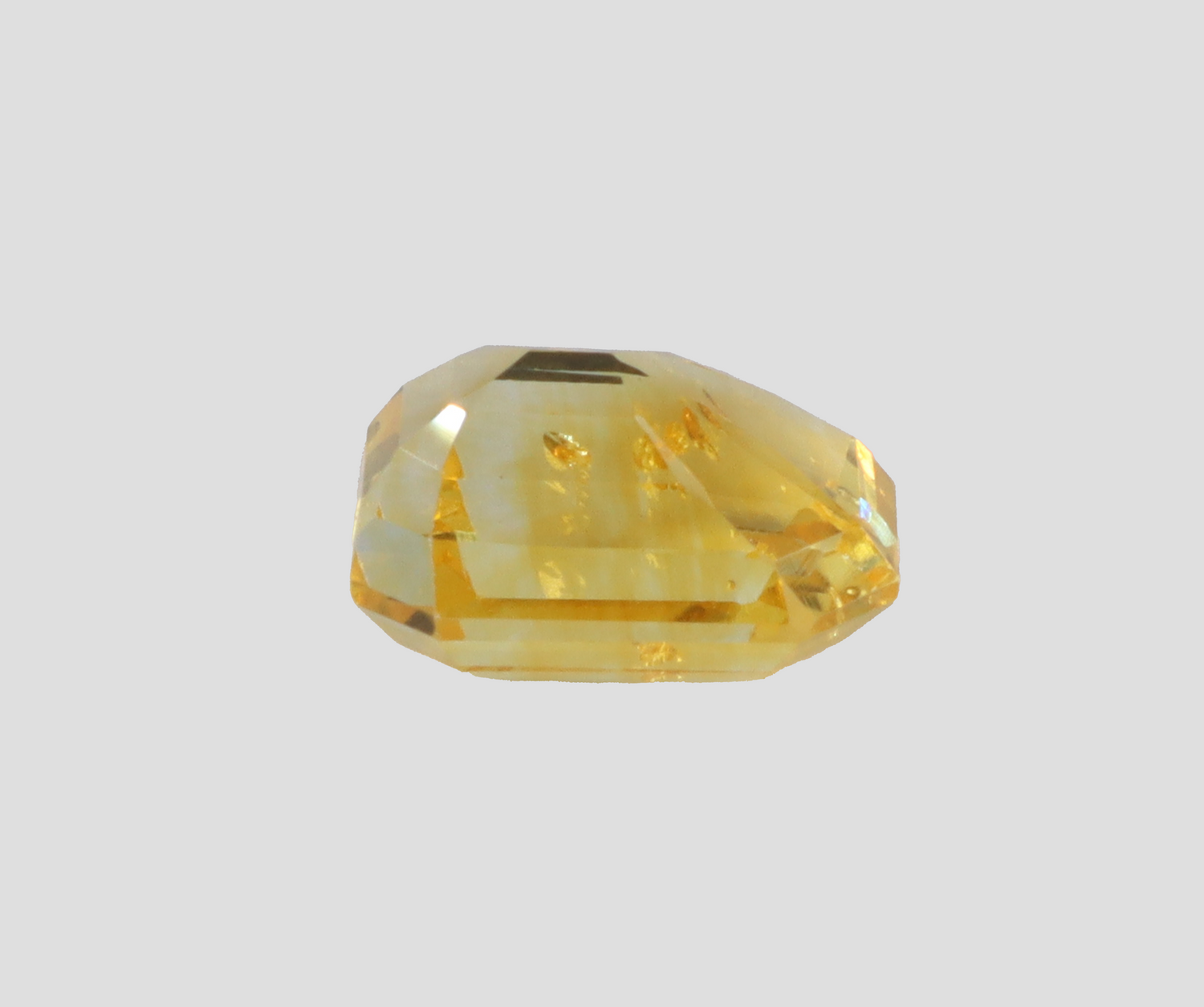 Yellow Sapphire - 7.98 Carats