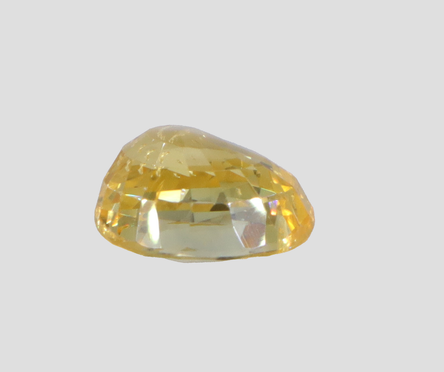 Yellow Sapphire - 7.68 Carats