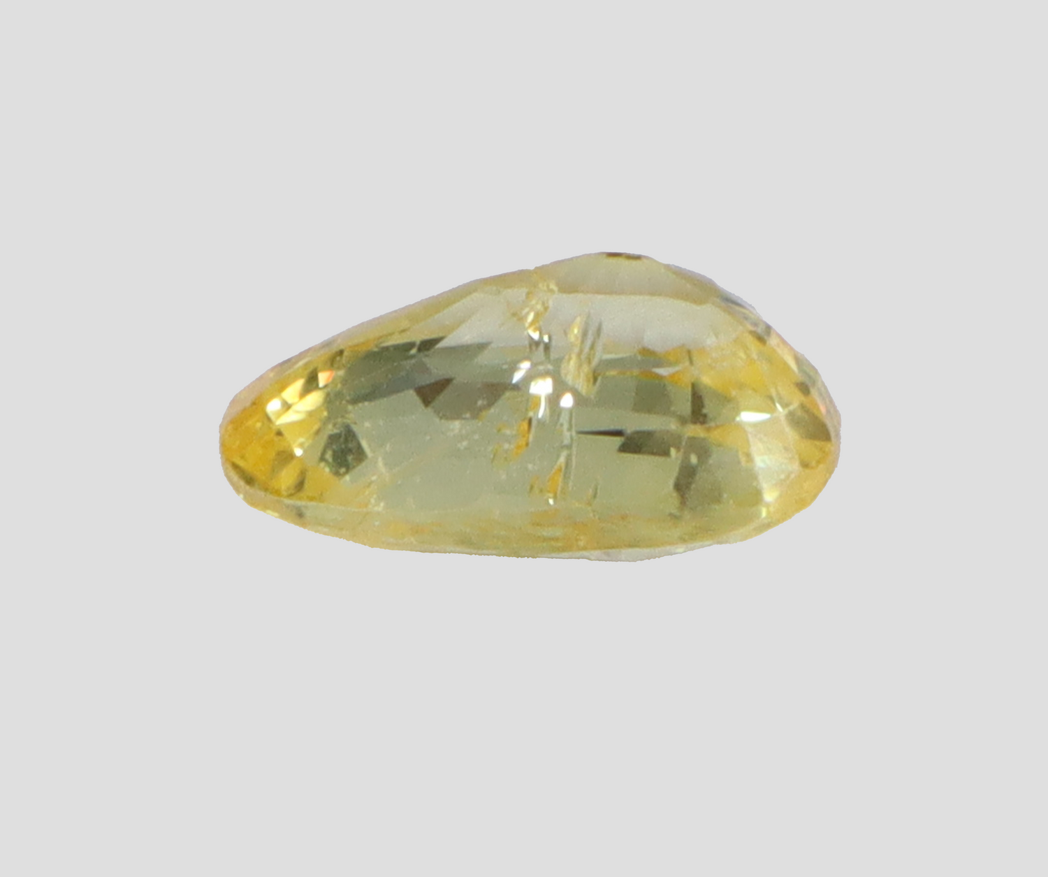 Yellow Sapphire - 5.21 Carats