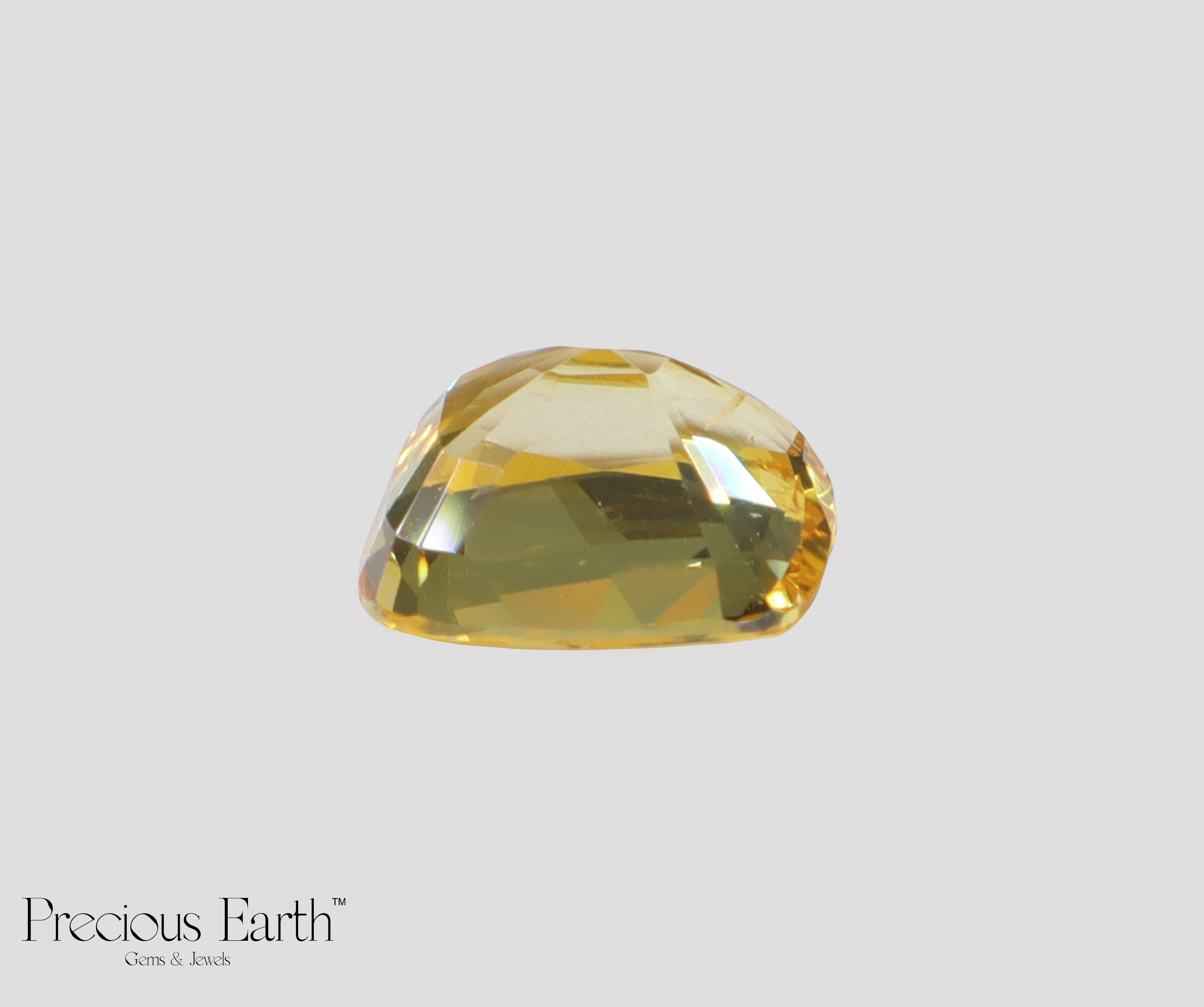 Yellow Sapphire - 5.27 Carats