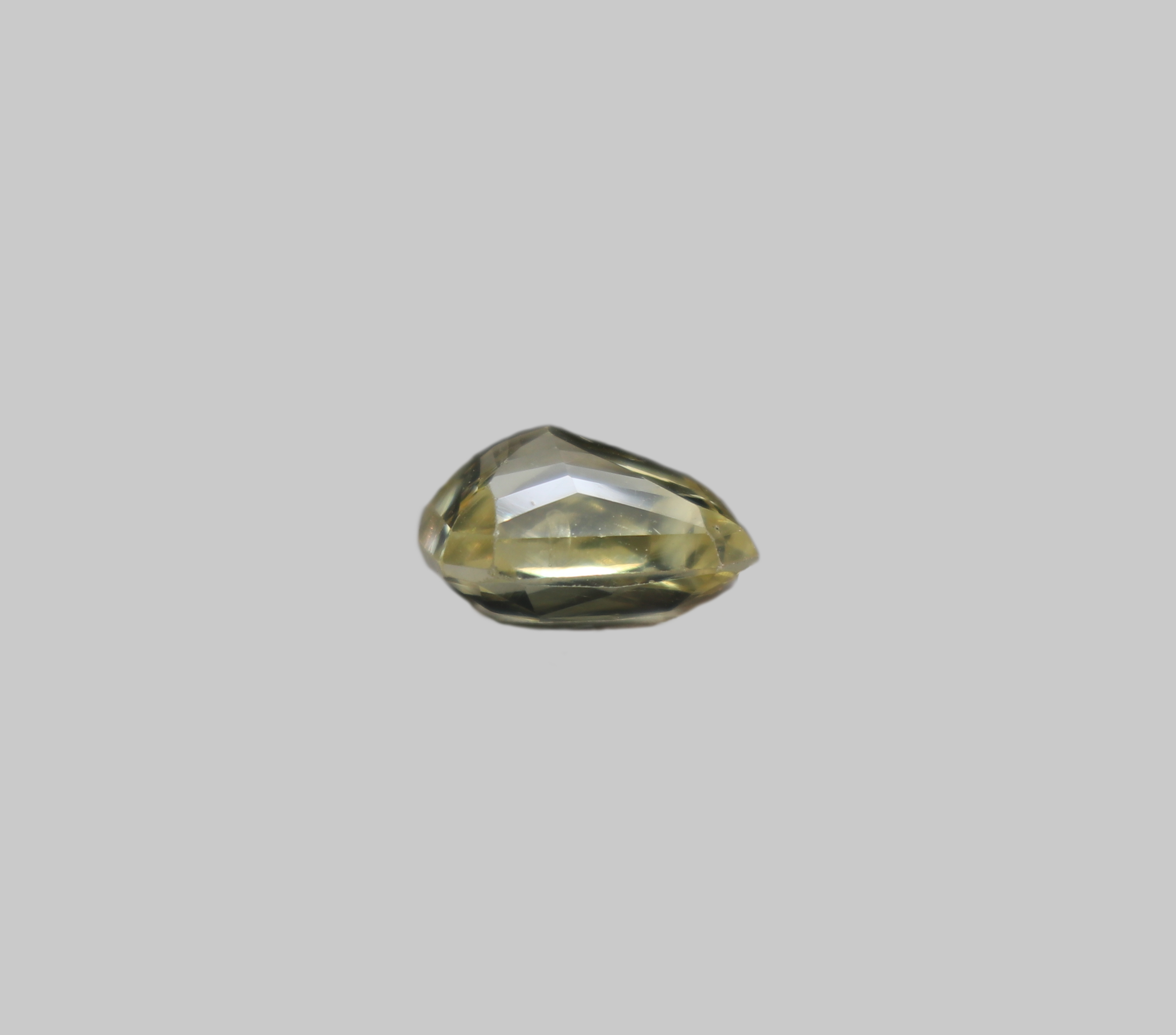 Yellow Sapphire - 7.33 Carats