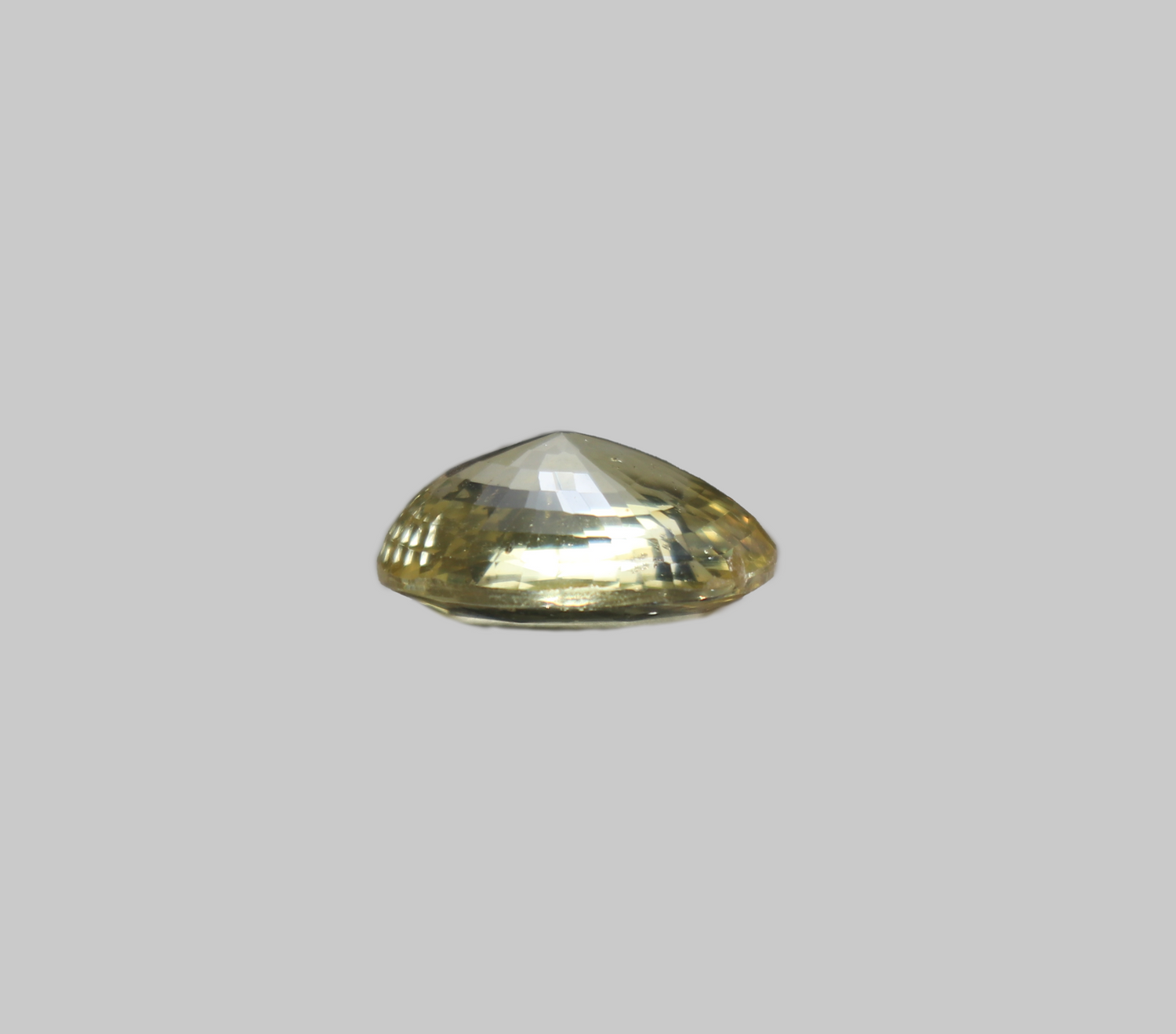 Yellow Sapphire - 7.99 Carats