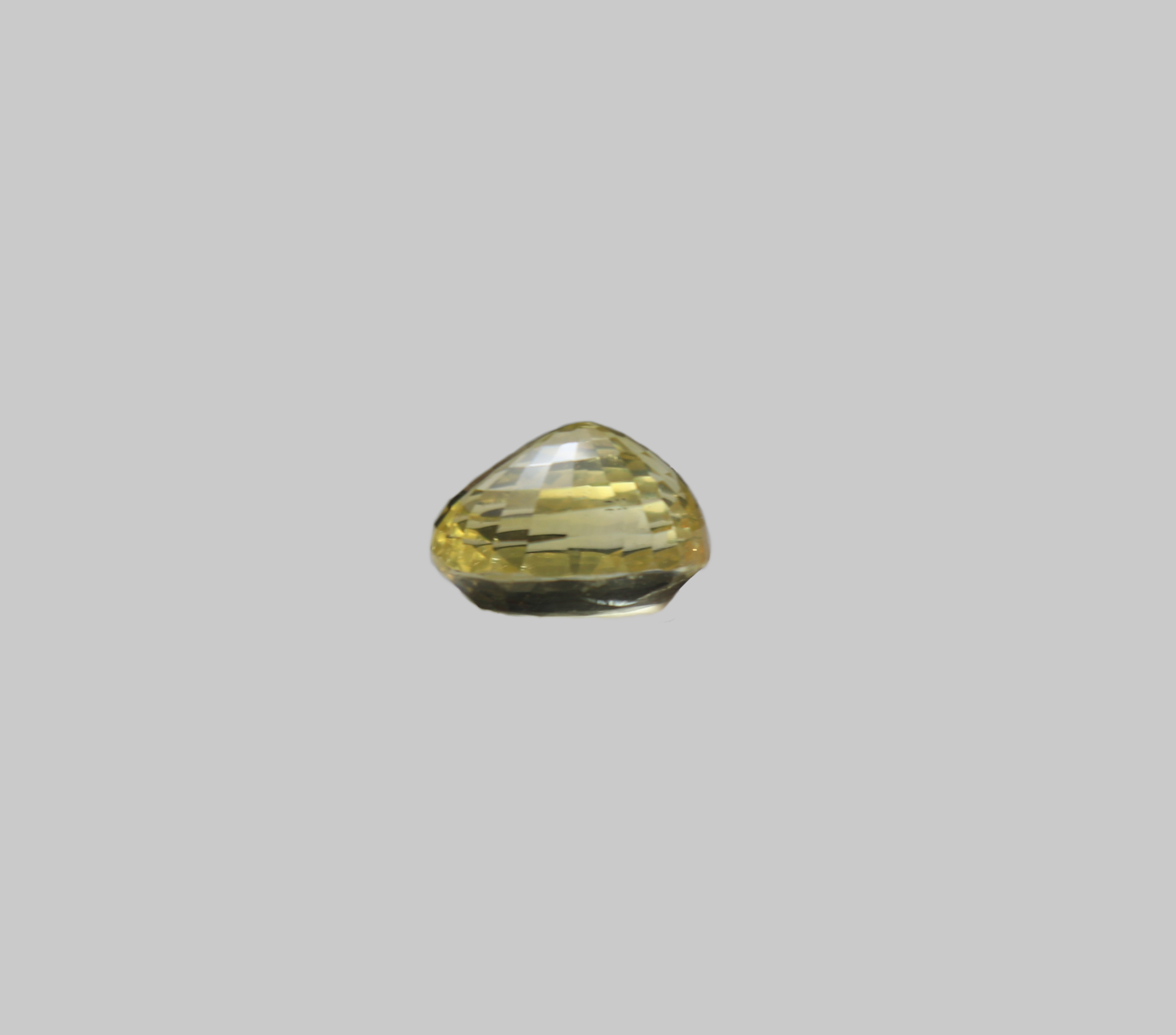 Yellow Sapphire - 7.51 Carats