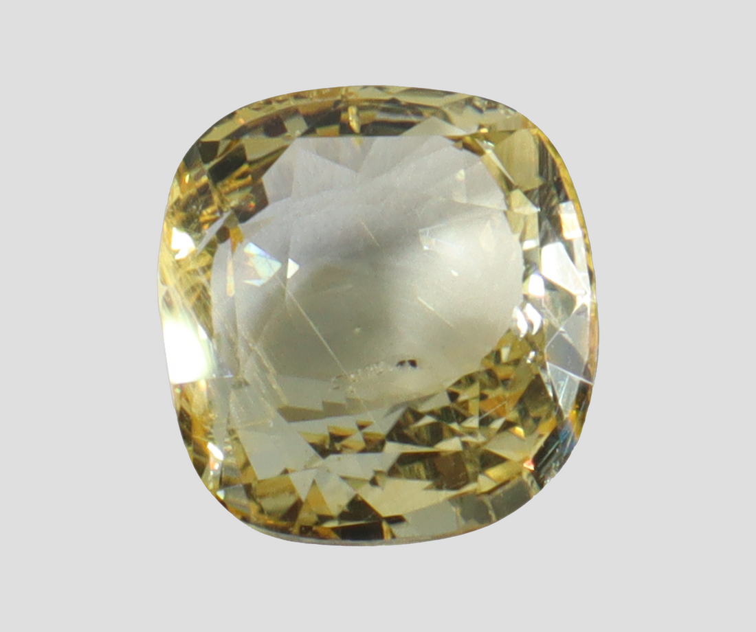 Yellow Sapphire - 4.47 Carat
