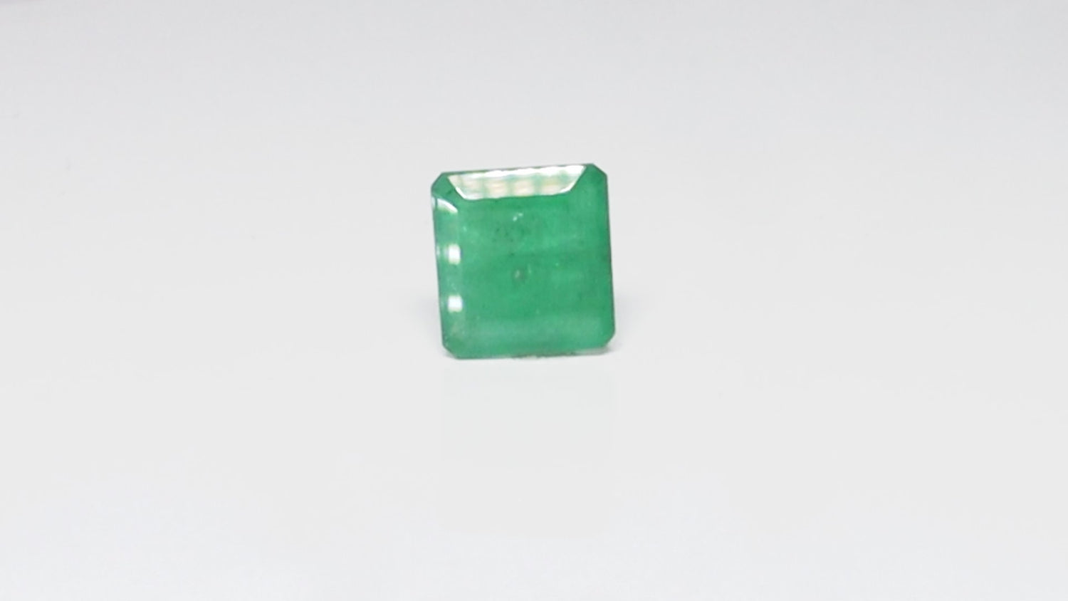 Emerald - 9.61 Carats