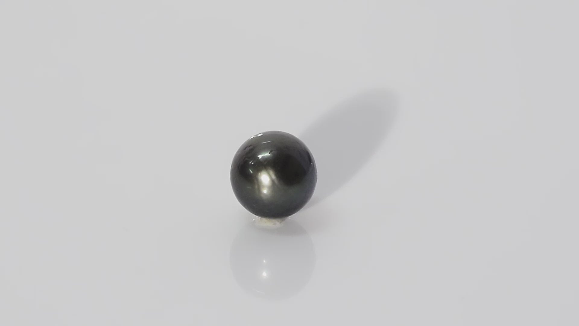 Black Tahitian (Cultured) Pearl - 7.20 Carats