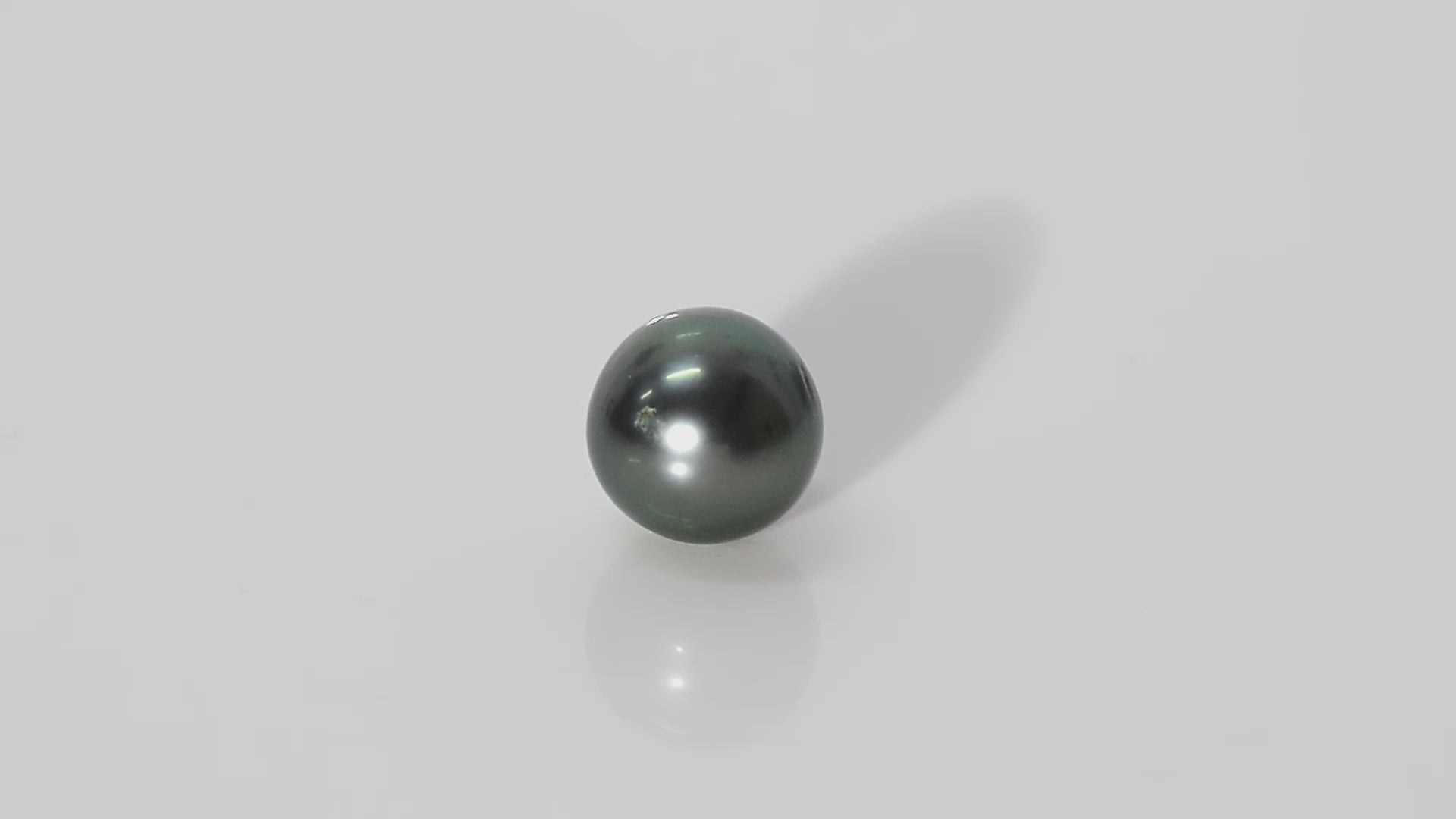 Black Tahitian (Cultured) Pearl - 8.60 Carats