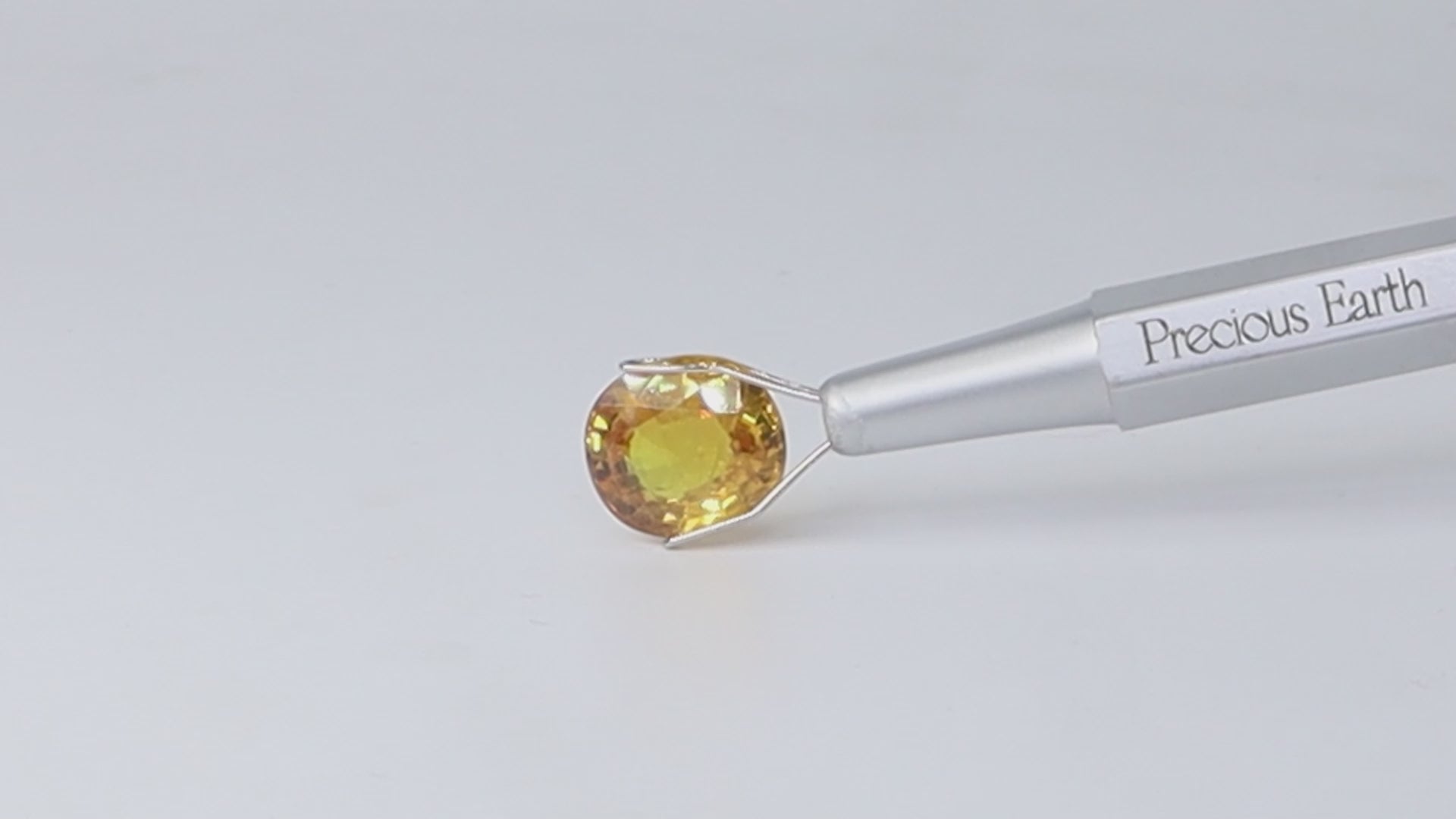 Yellow Sapphire - 5.71 Carats (Thailand)