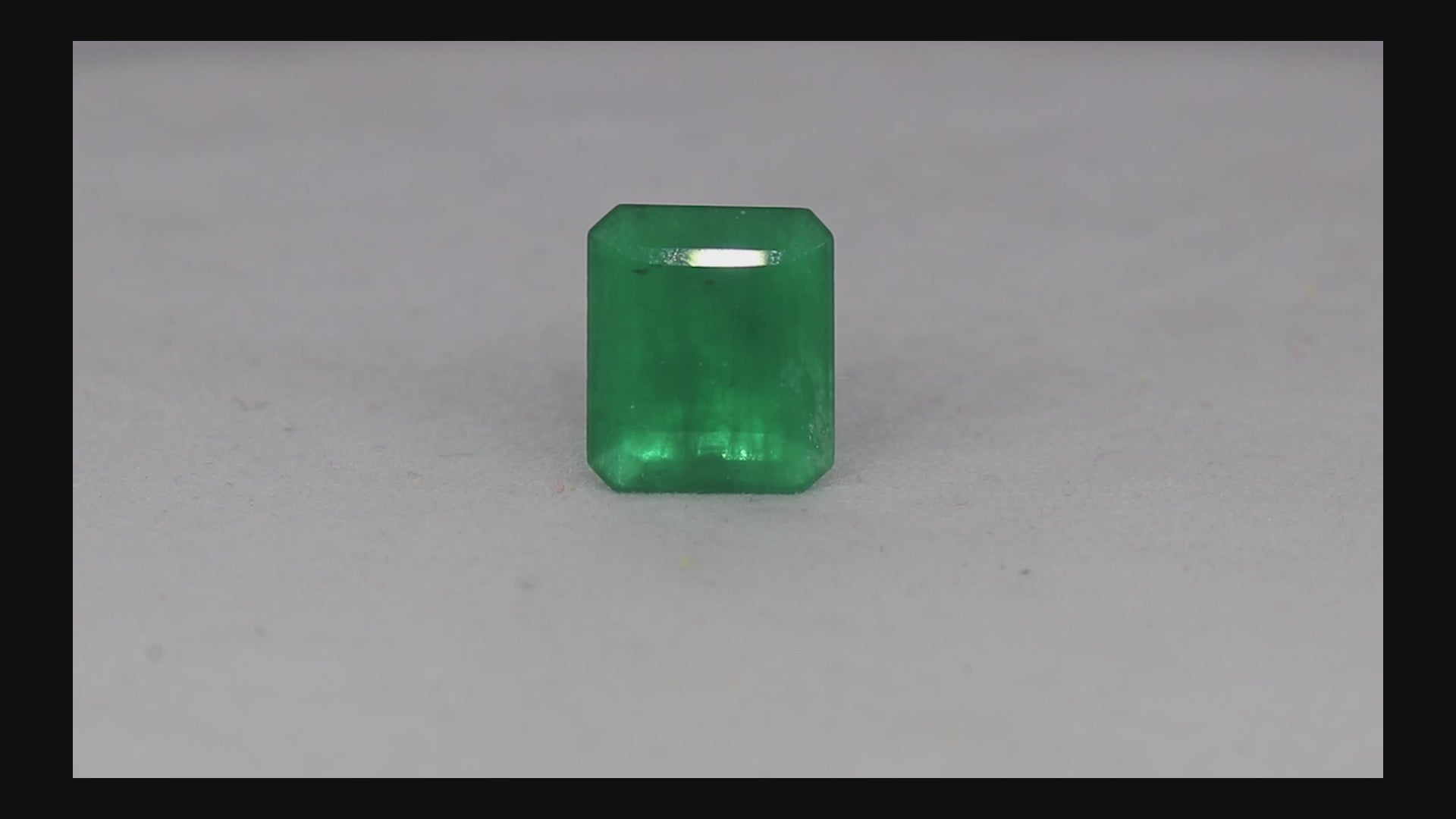 Emerald - 9.44 Carats