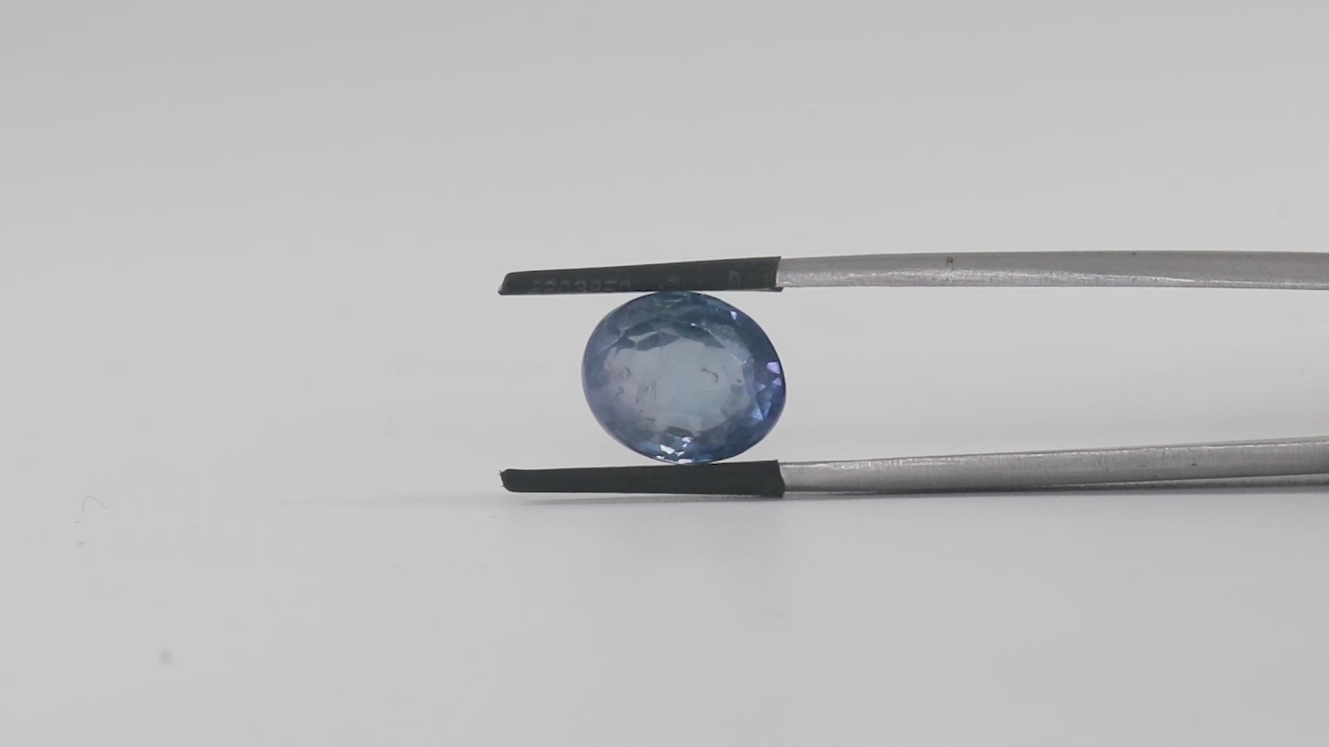 Blue Sapphire - 4.88 Carats