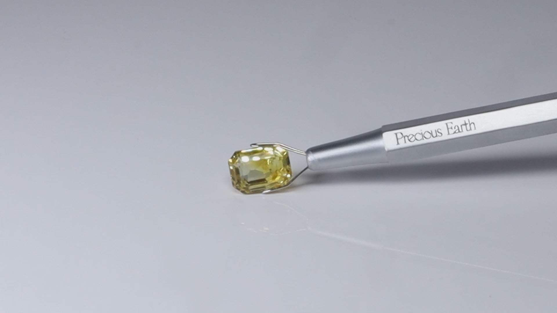 Yellow Sapphire - 9.12 Carats