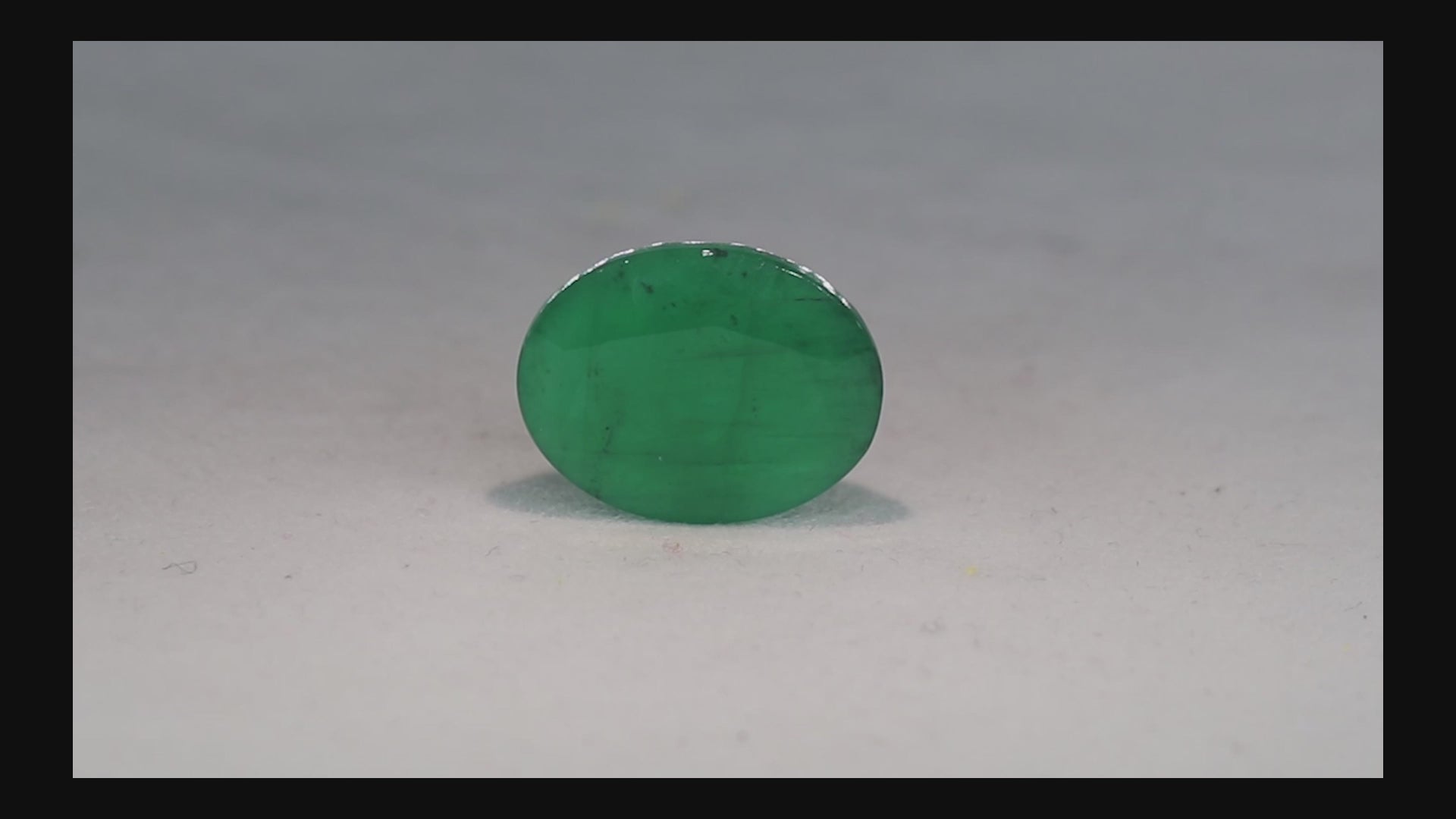 Emerald - 9.37 Carats