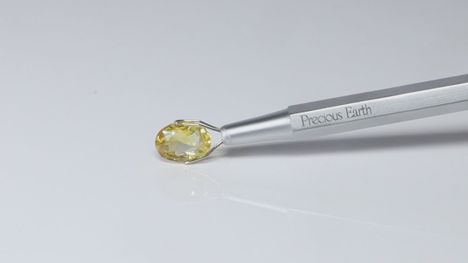 Yellow Sapphire - 5.84 Carat