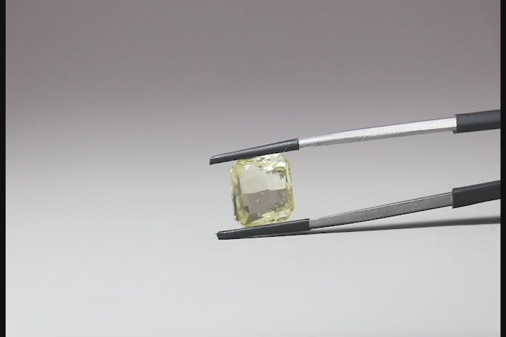 Yellow Sapphire - 7.33 Carats