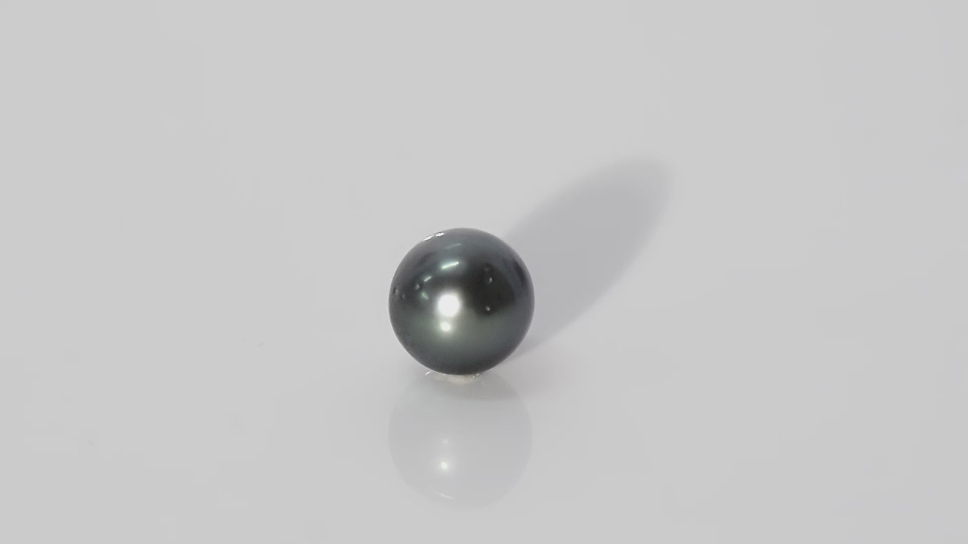 Black Tahitian (Cultured) Pearl - 7.45 Carats