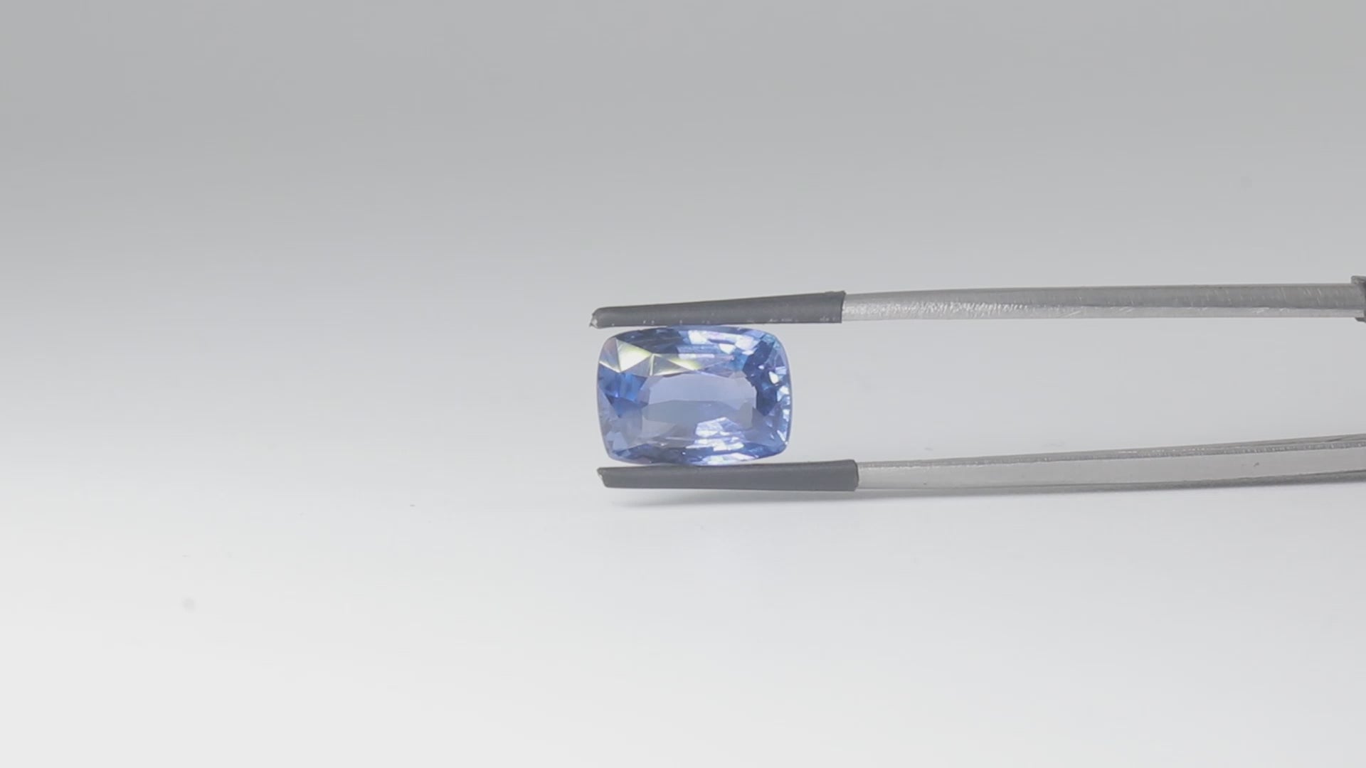 Blue Sapphire - 4.54 Carats