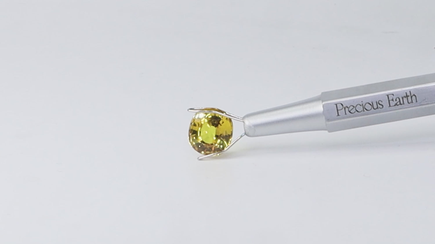 Yellow Sapphire - 3.94 Carats (Thailand)