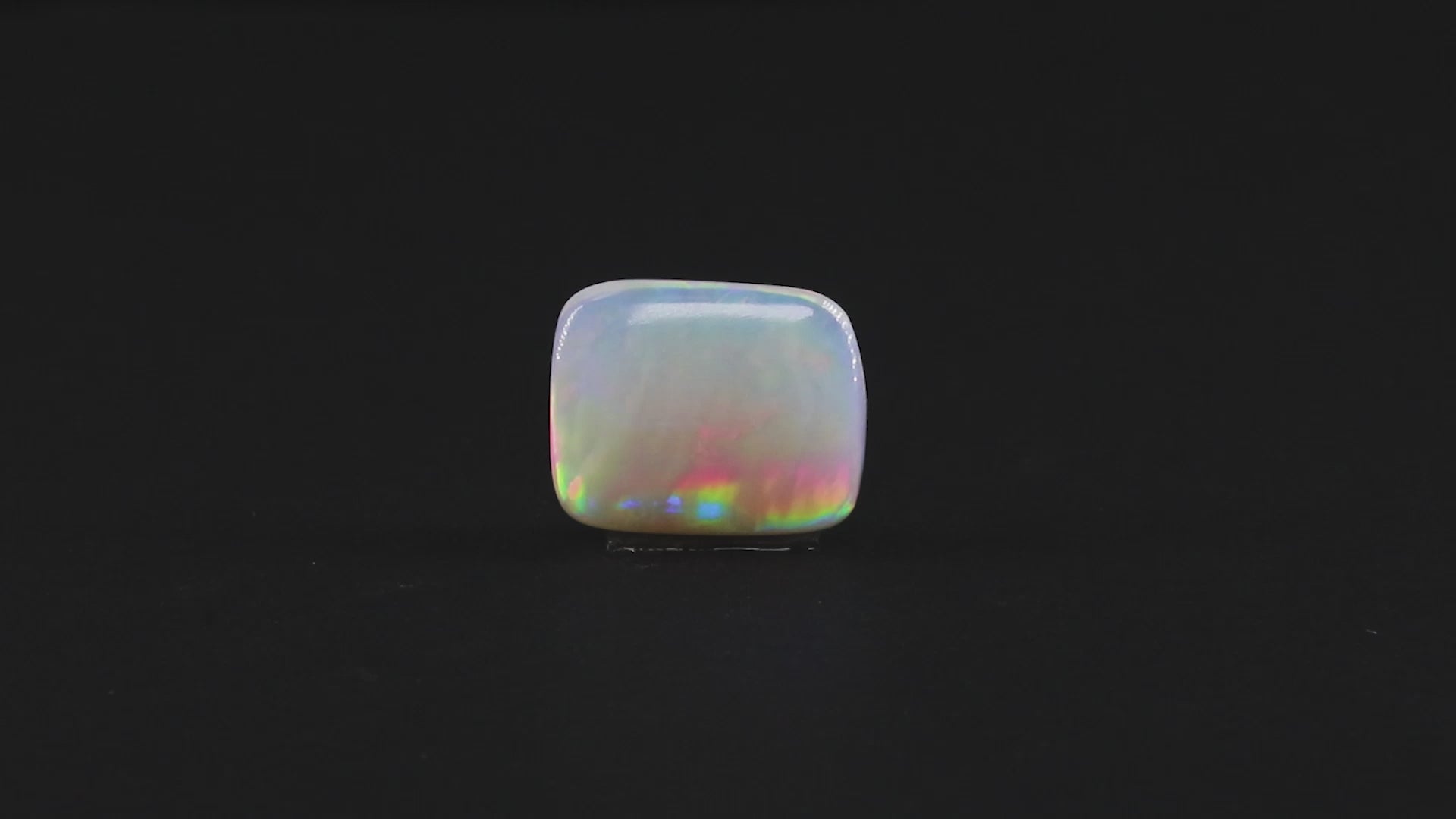 Opal - 7.70 Carats