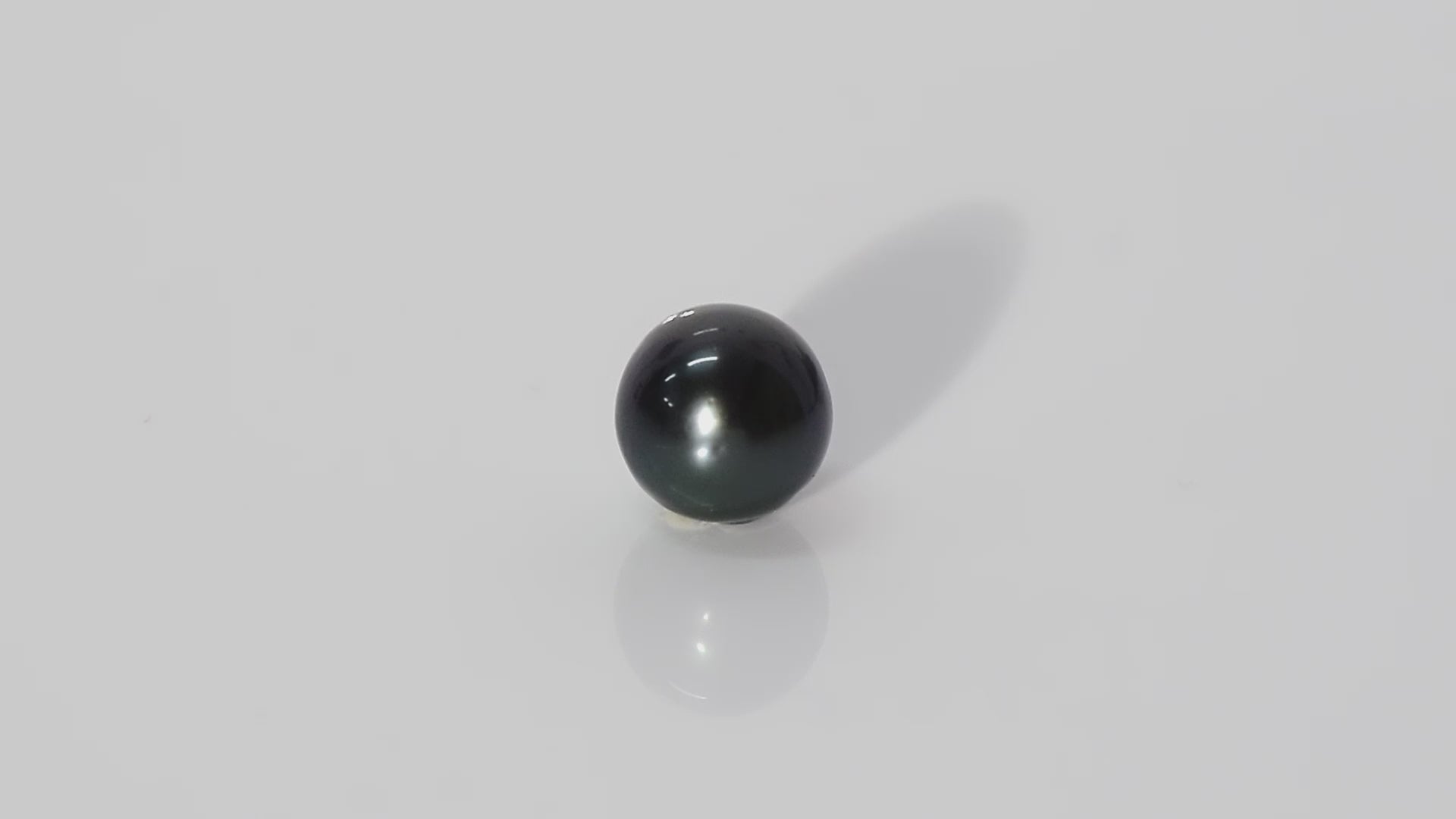 Black Tahitian (Cultured) Pearl - 7.21 Carats